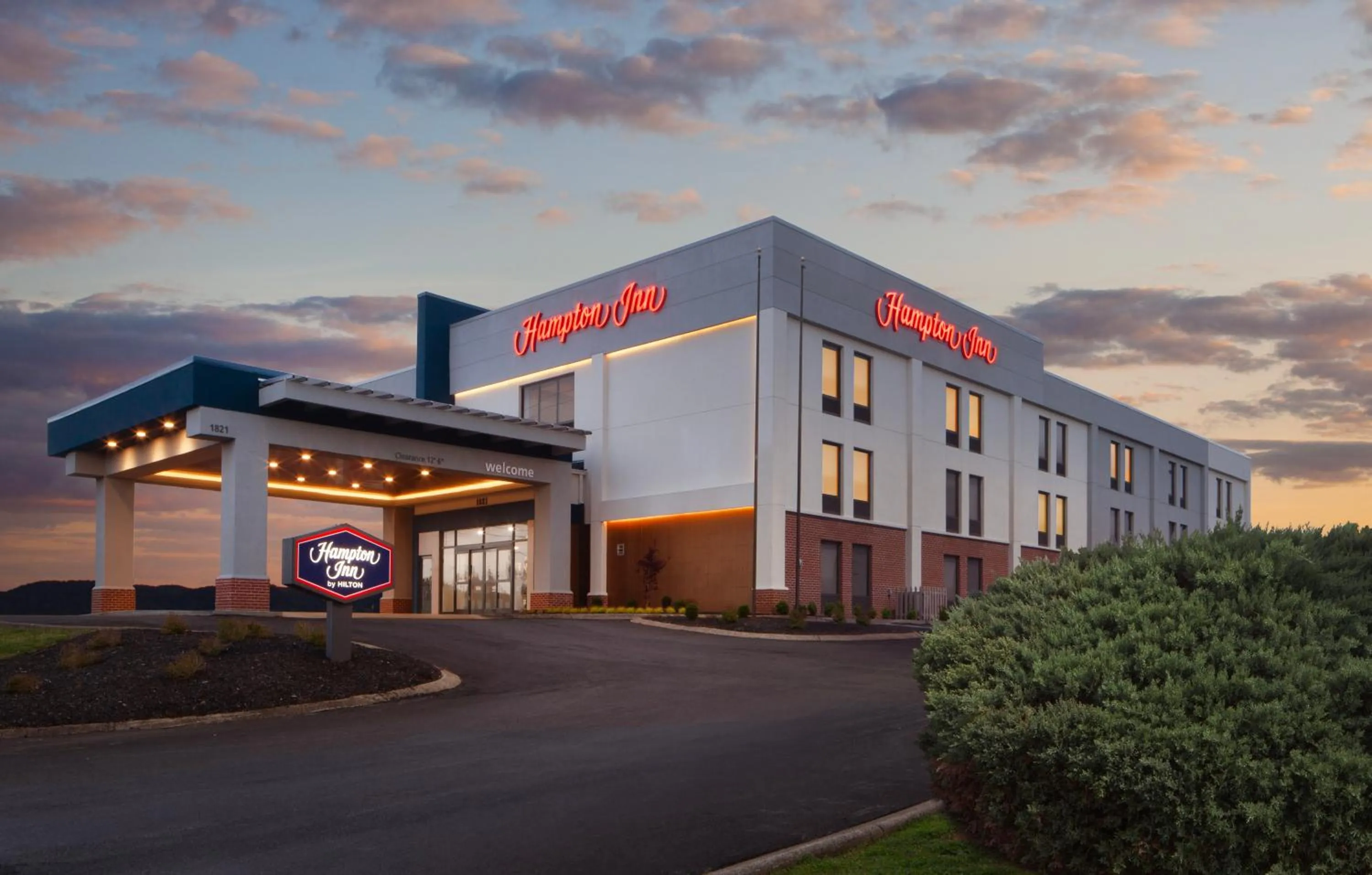 Property building in Hampton Inn Athens