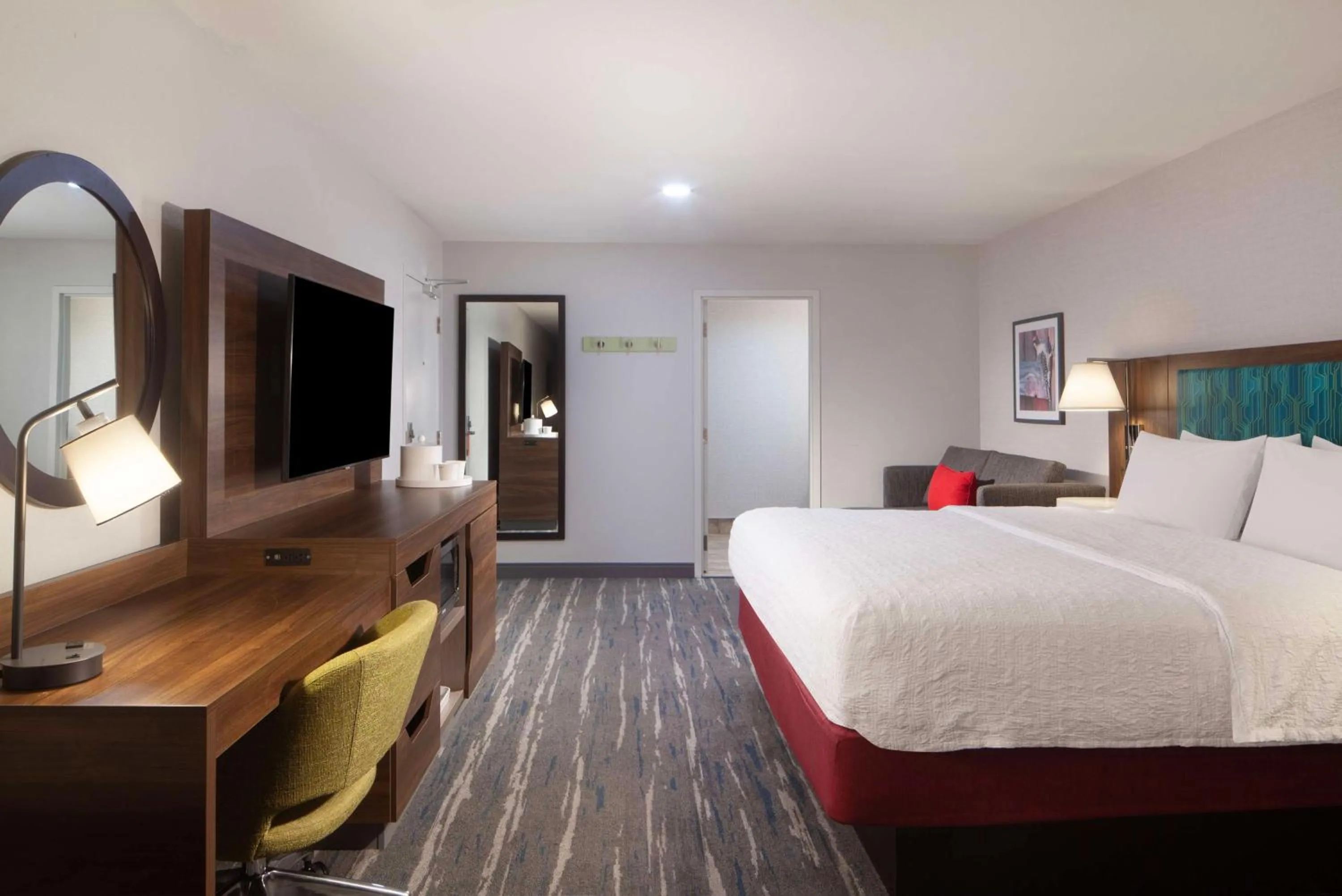 Living room, Bed in Hampton Inn Athens