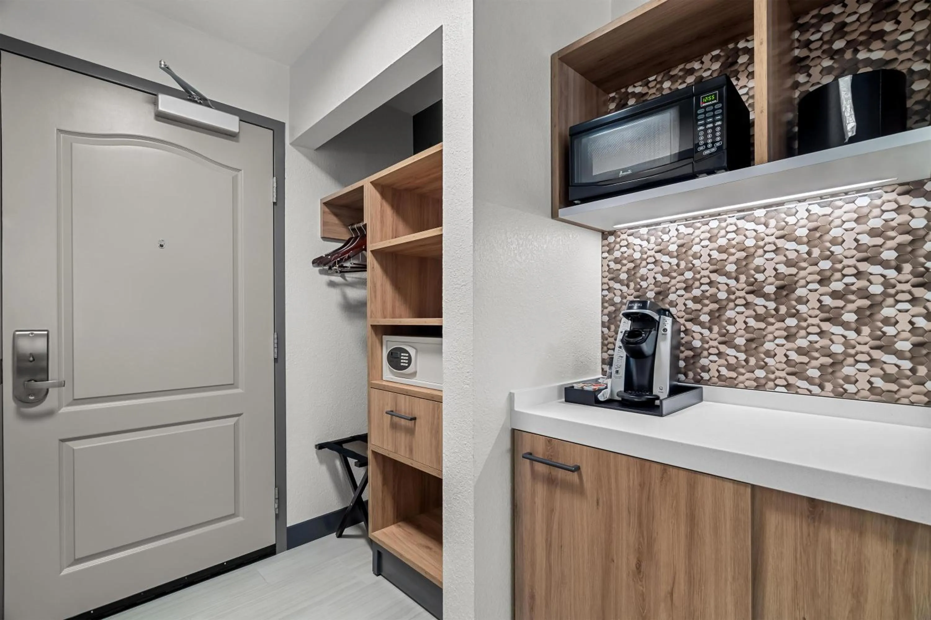 Photo of the whole room in Hilton Garden Inn Cartersville