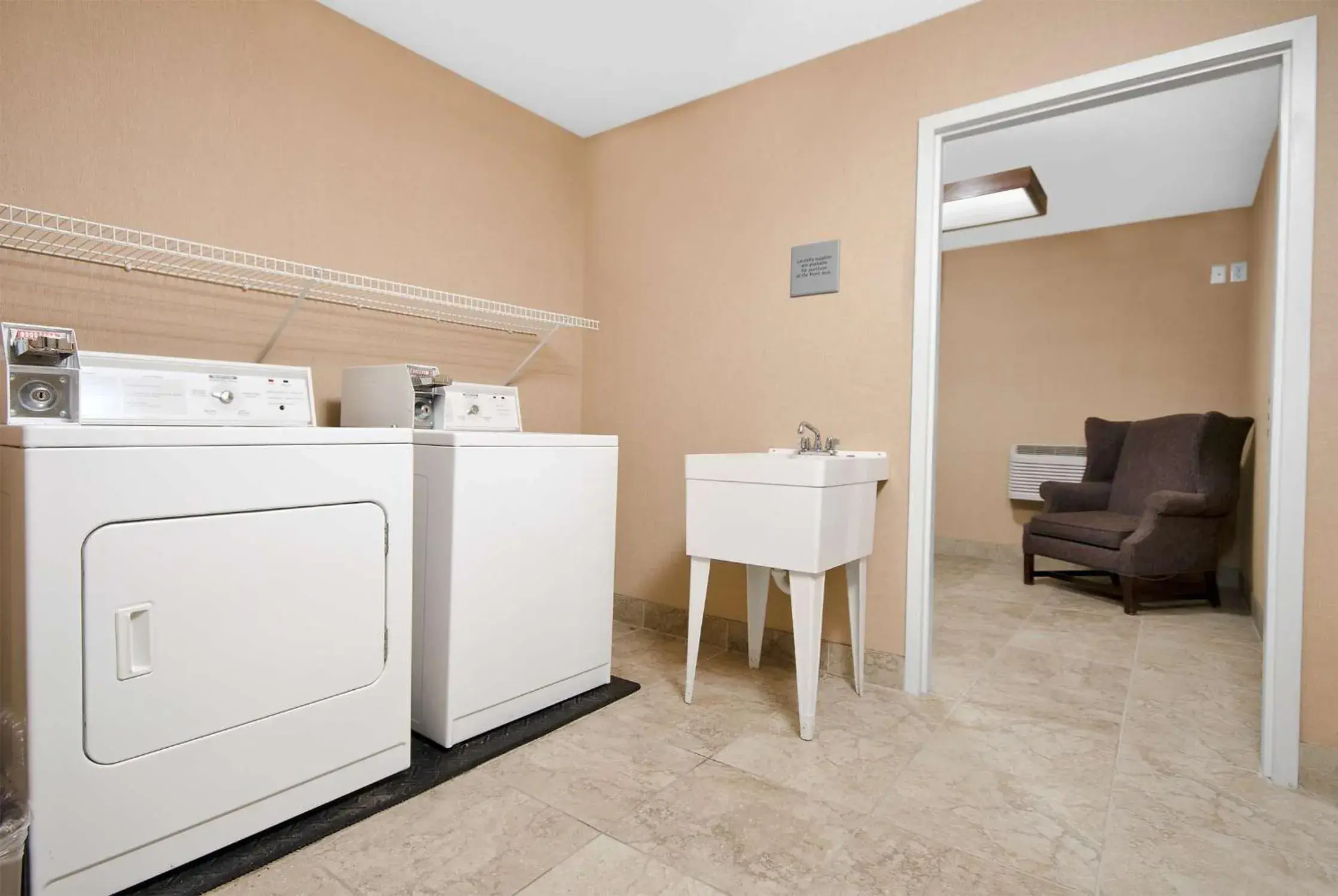 Property building in Hampton Inn Asheboro Property building in Hampton Inn Asheboro