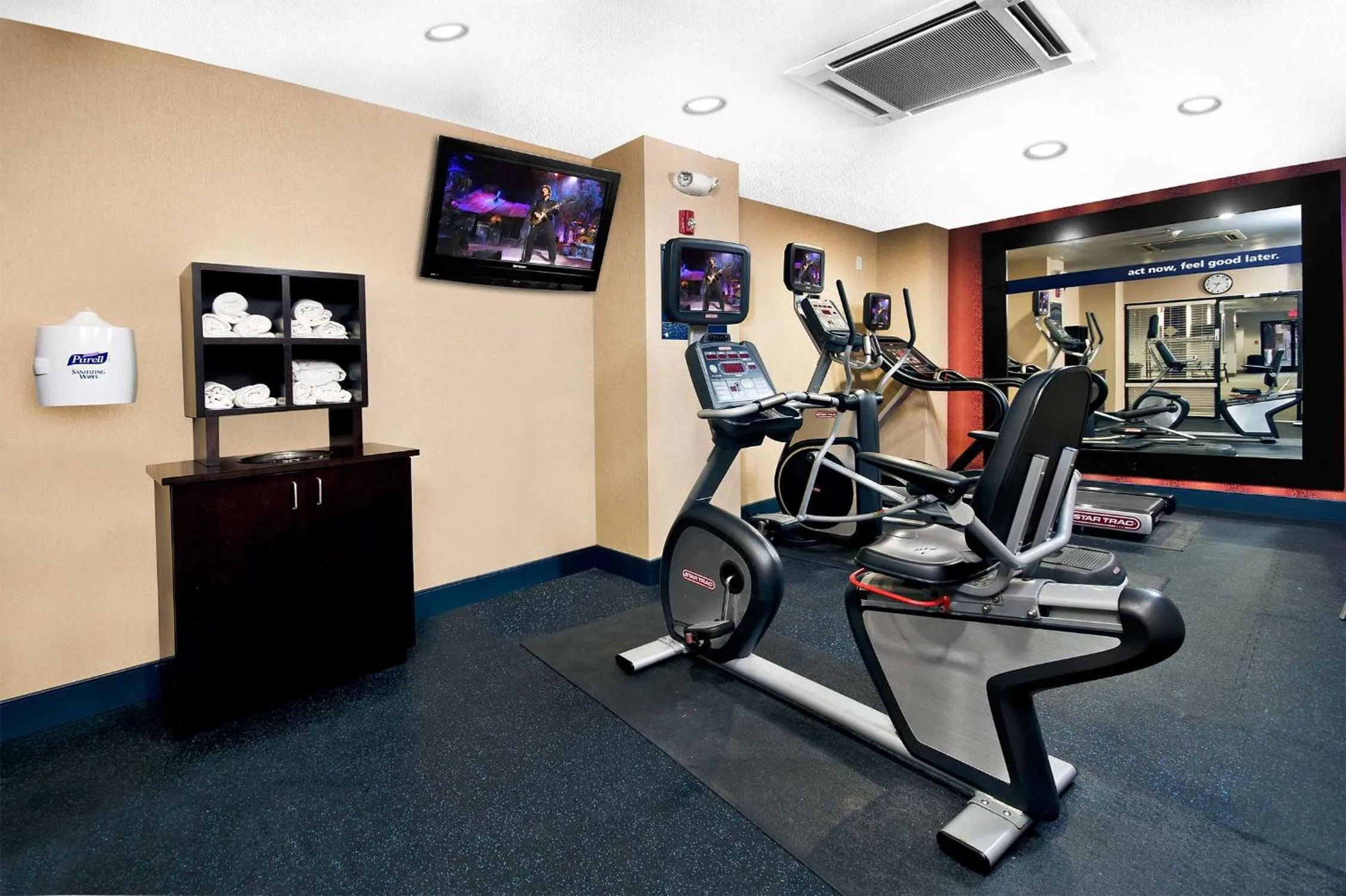 Fitness centre/facilities in Hampton Inn Asheboro
