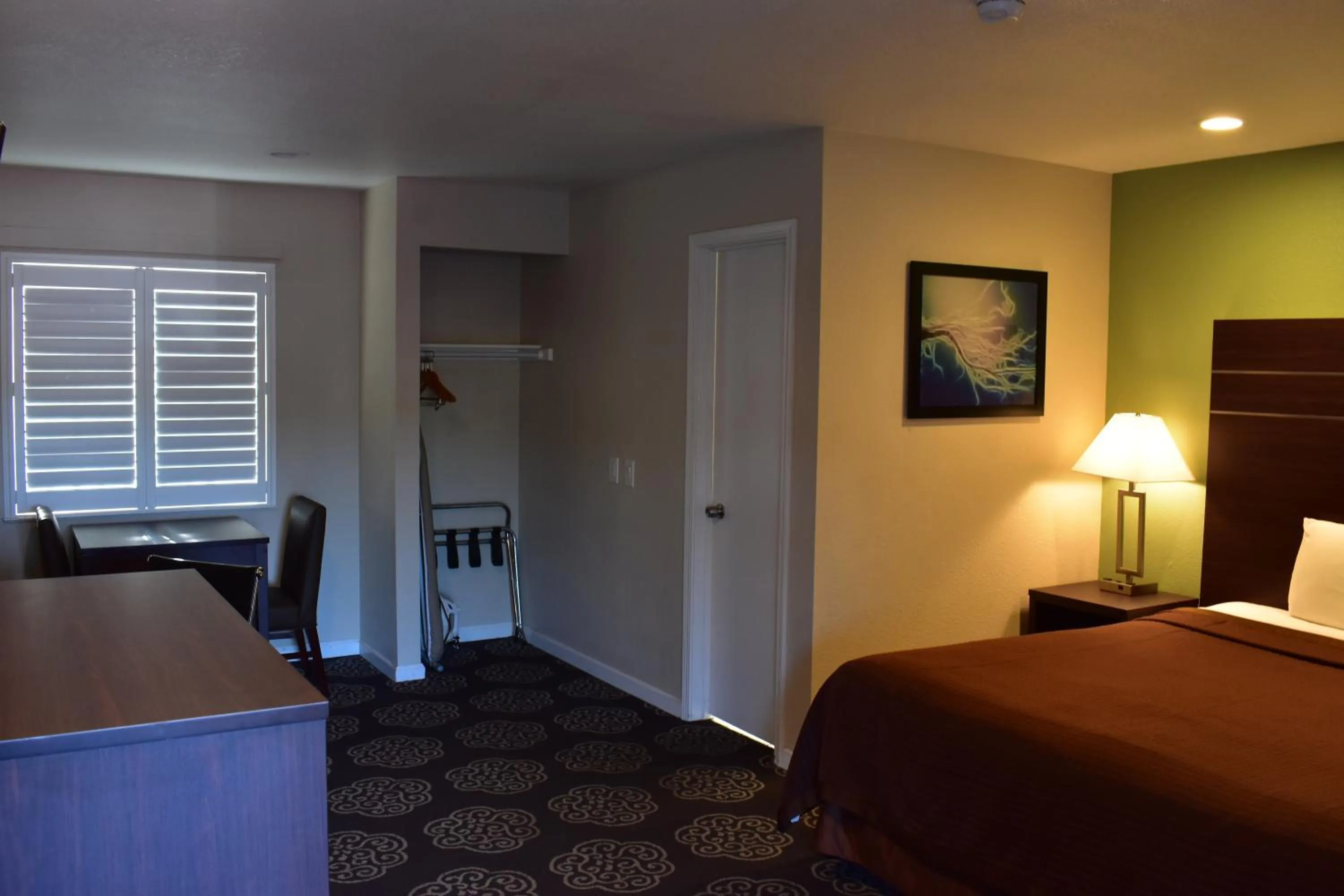 Bedroom, Bed in Country Inn