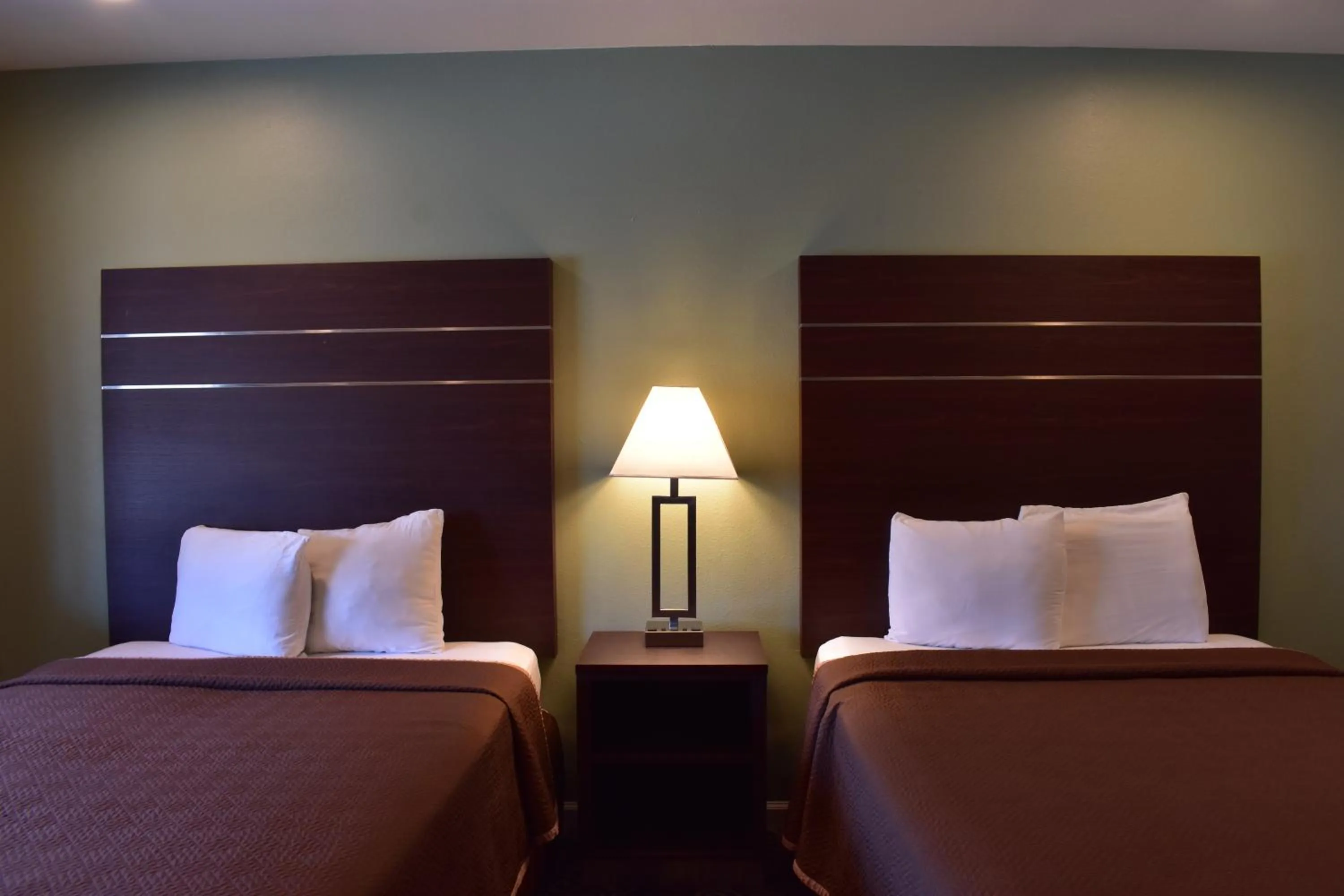 Bedroom, Bed in Country Inn