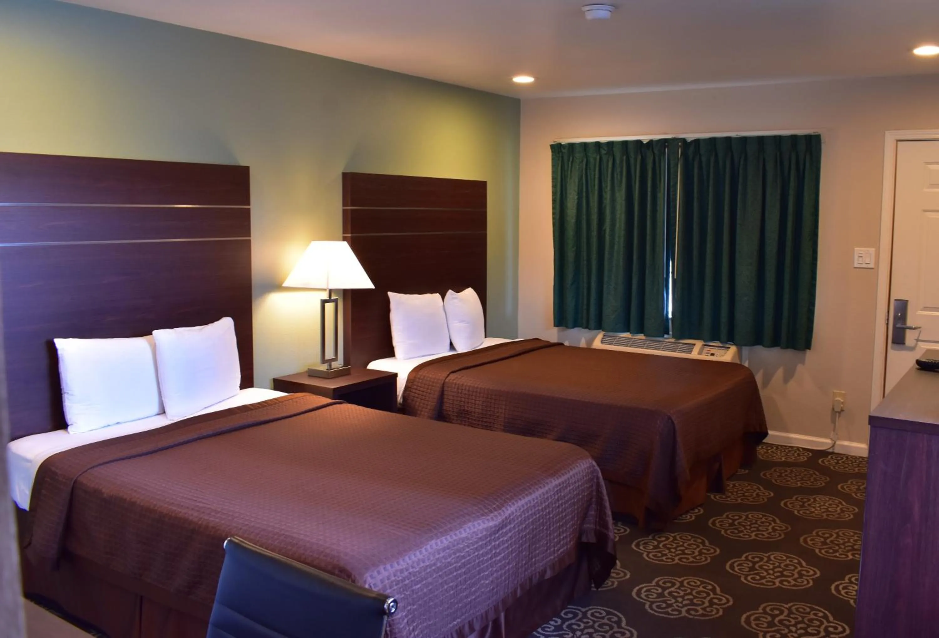 Photo of the whole room, Bed in Country Inn