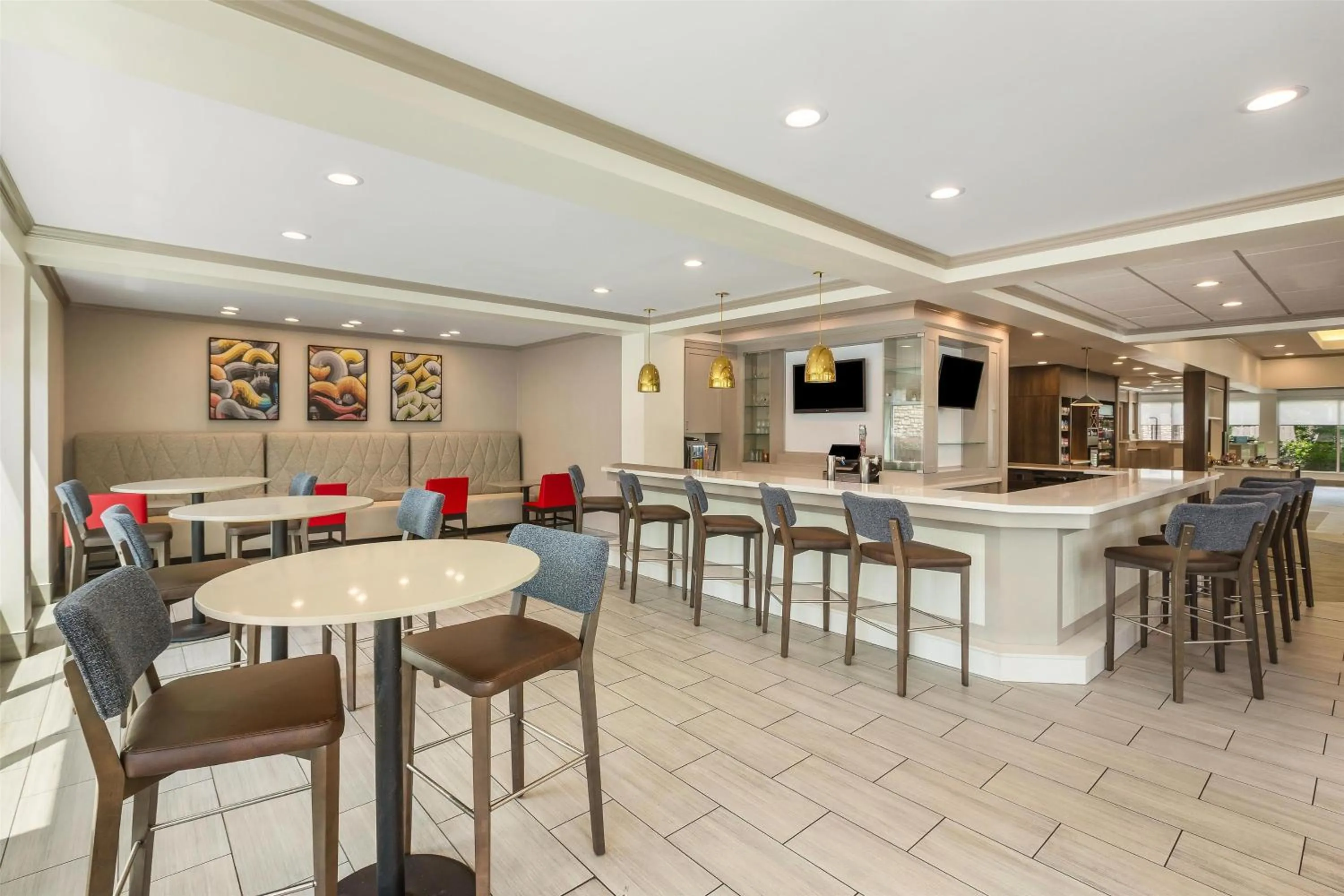 Lounge or bar in Hilton Garden Inn Atlanta Airport North