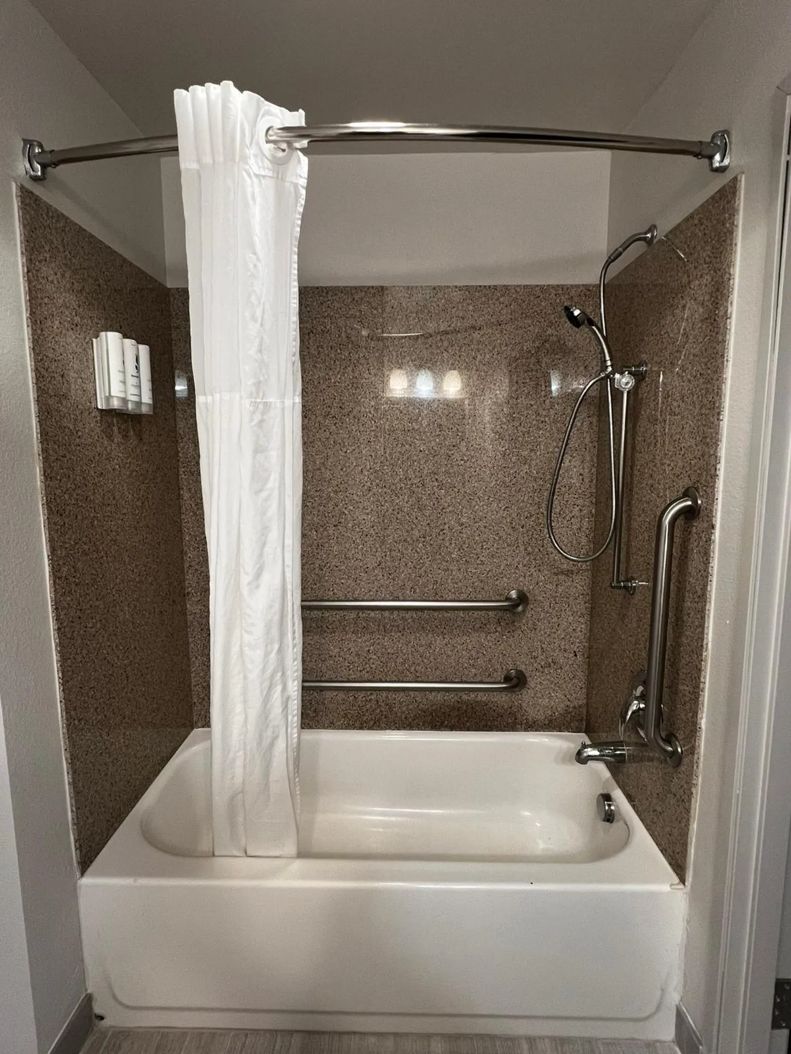 Bathroom in Country Inn & Suites by Radisson, Concord (Kannapolis), NC