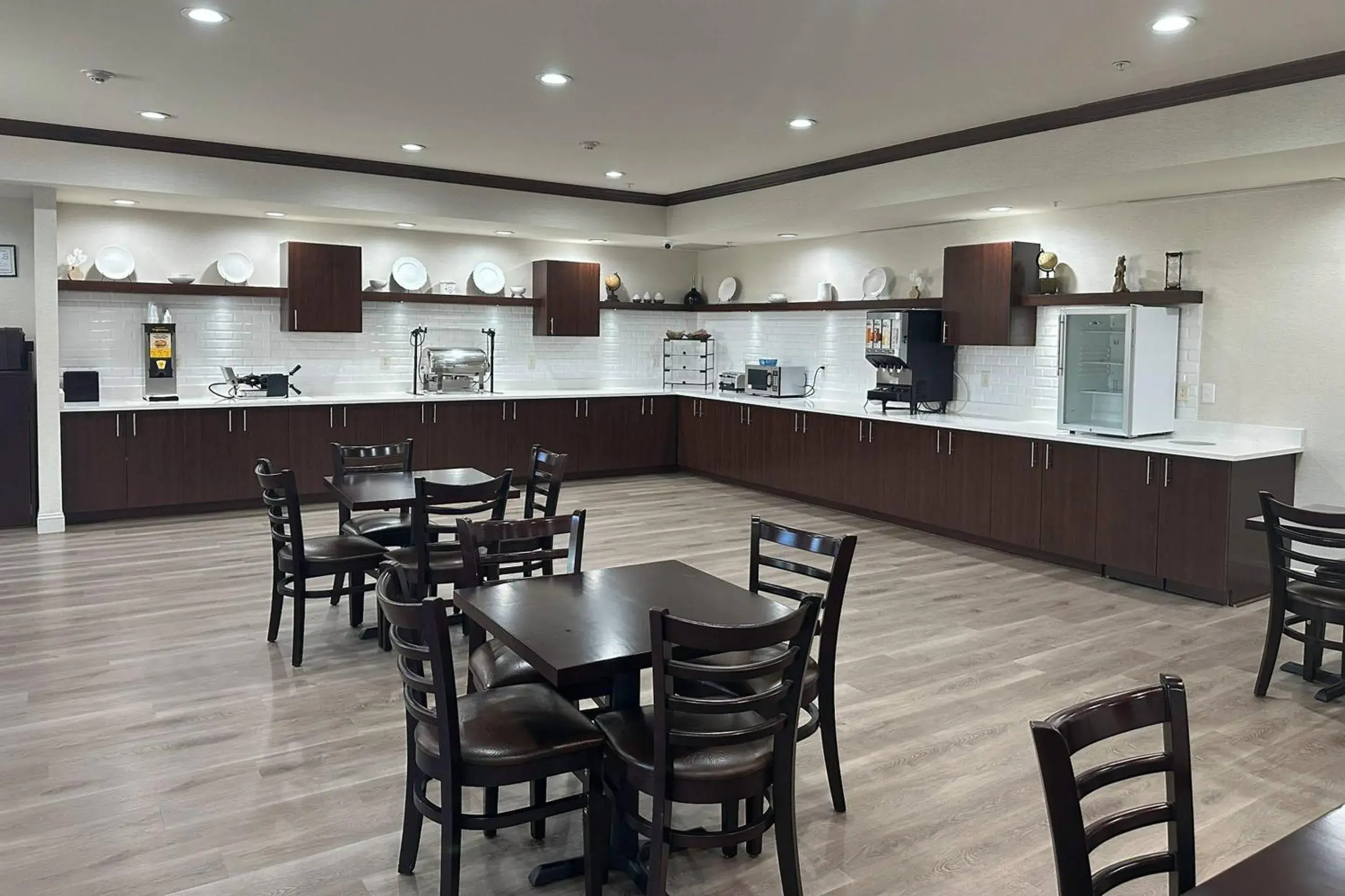 Breakfast in Country Inn & Suites by Radisson, Concord (Kannapolis), NC Breakfast in Country Inn & Suites by Radisson, Concord (Kannapolis), NC