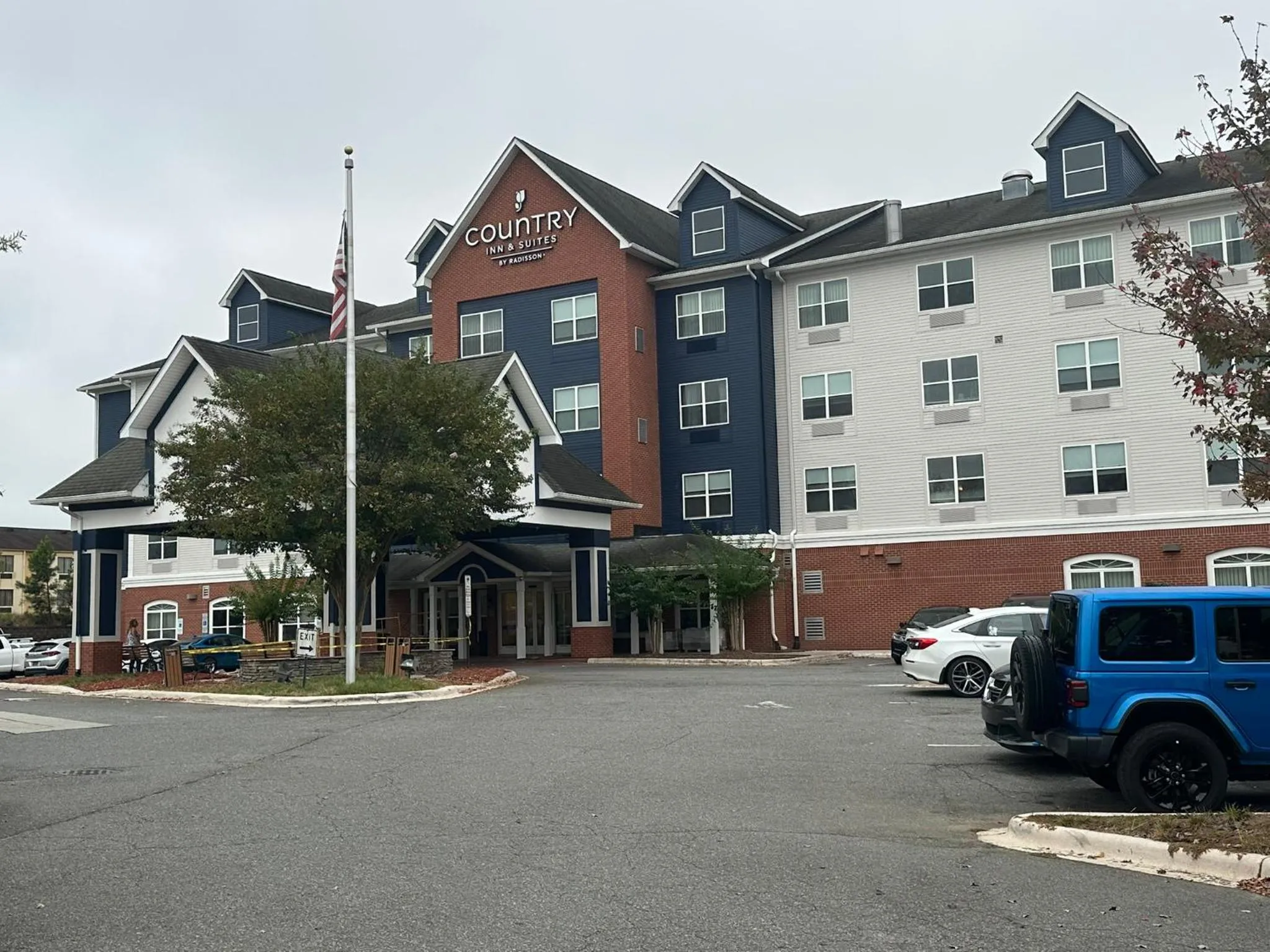 Property building in Country Inn & Suites by Radisson, Concord (Kannapolis), NC