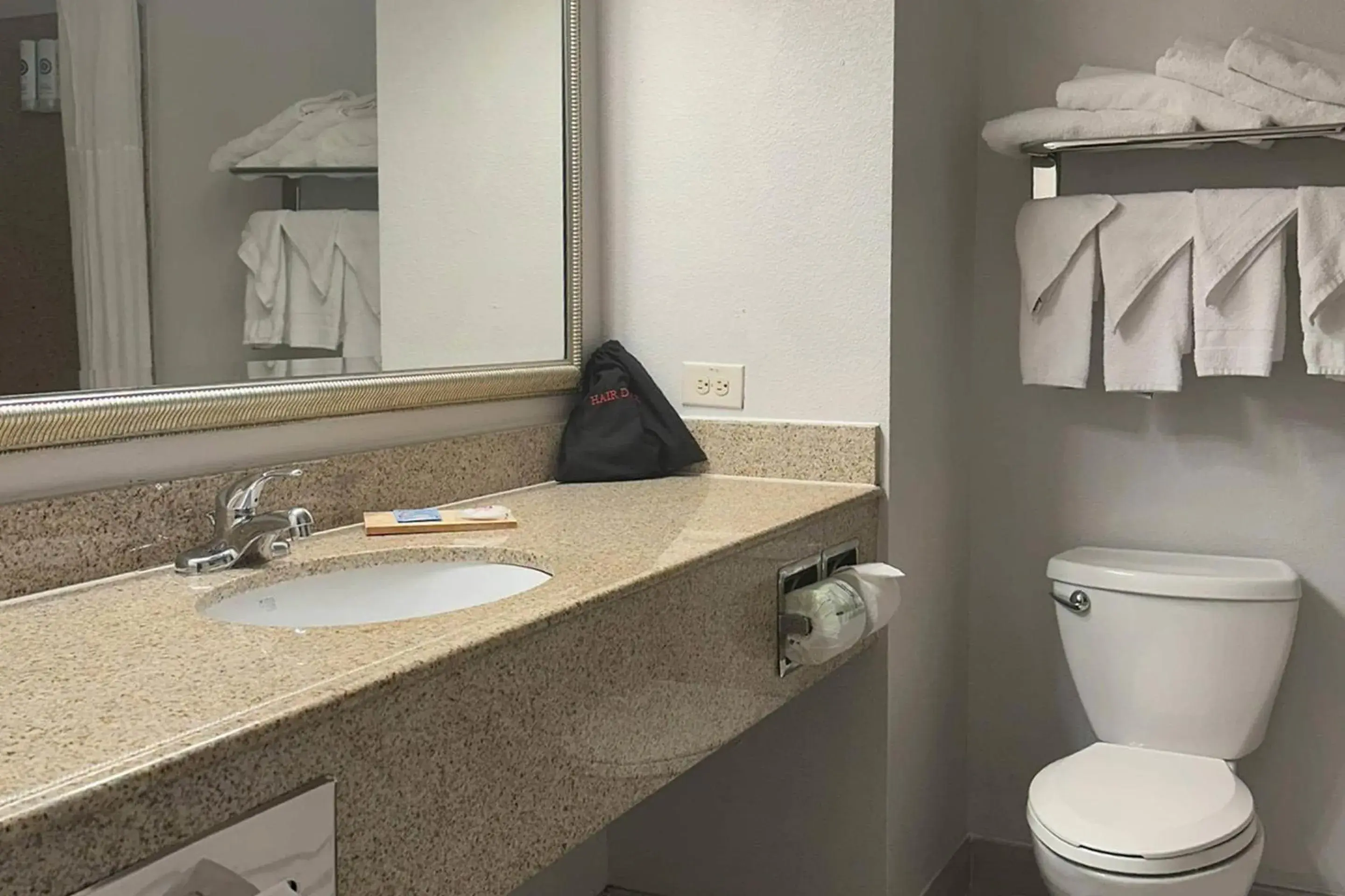 Bedroom in Country Inn & Suites by Radisson, Concord (Kannapolis), NC Bedroom in Country Inn & Suites by Radisson, Concord (Kannapolis), NC