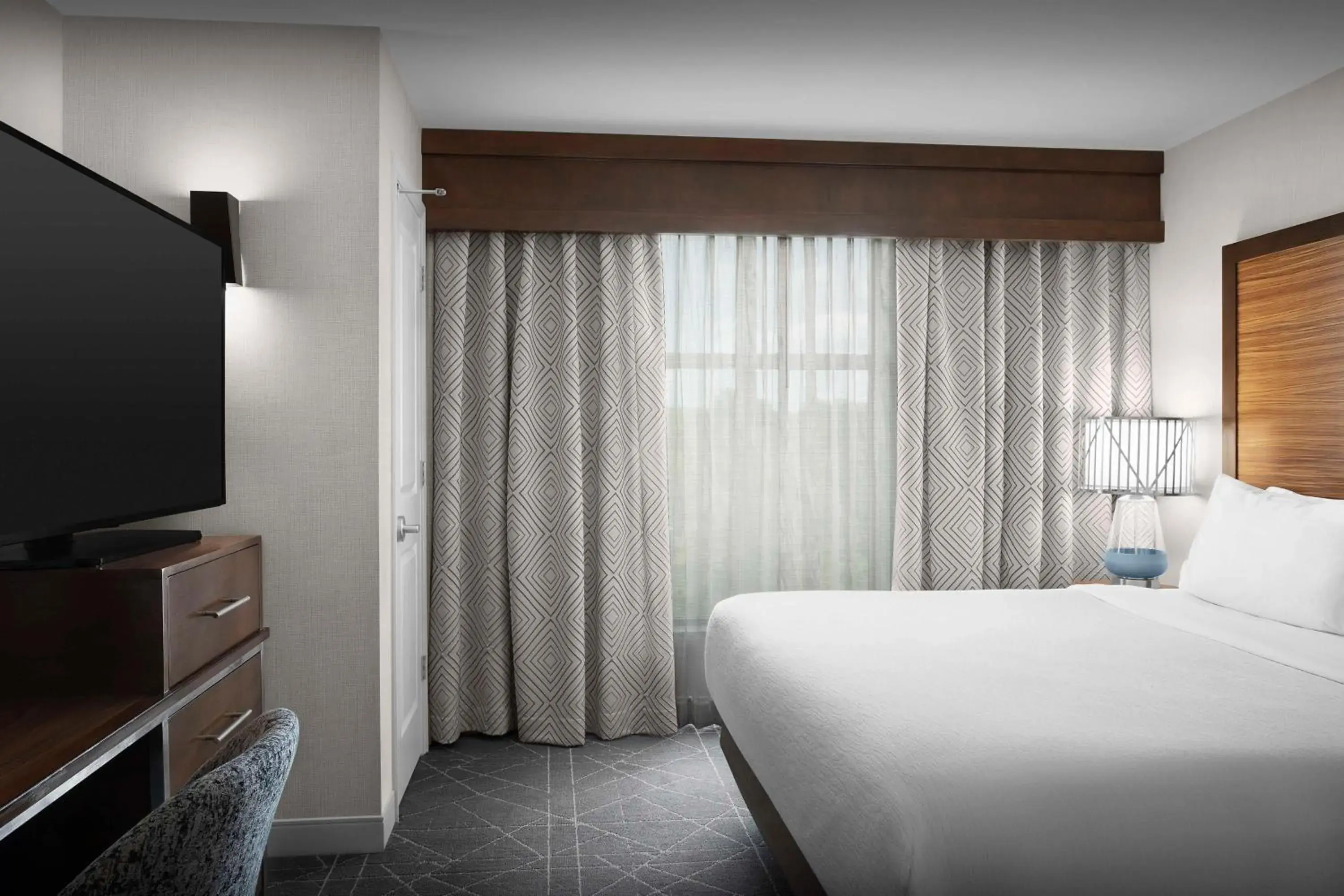 One-Bedroom King Suite - Hearing Access/Non-Smoking in Embassy Suites Atlanta - Kennesaw Town Center One-Bedroom King Suite - Hearing Access/Non-Smoking in Embassy Suites Atlanta - Kennesaw Town Center