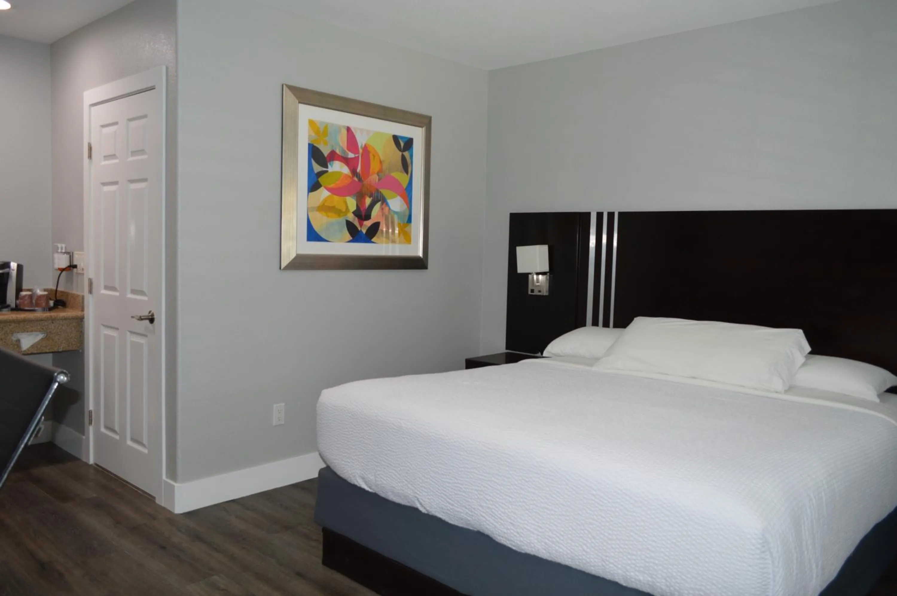 Bedroom, Bed in Fairview Inn & Suites