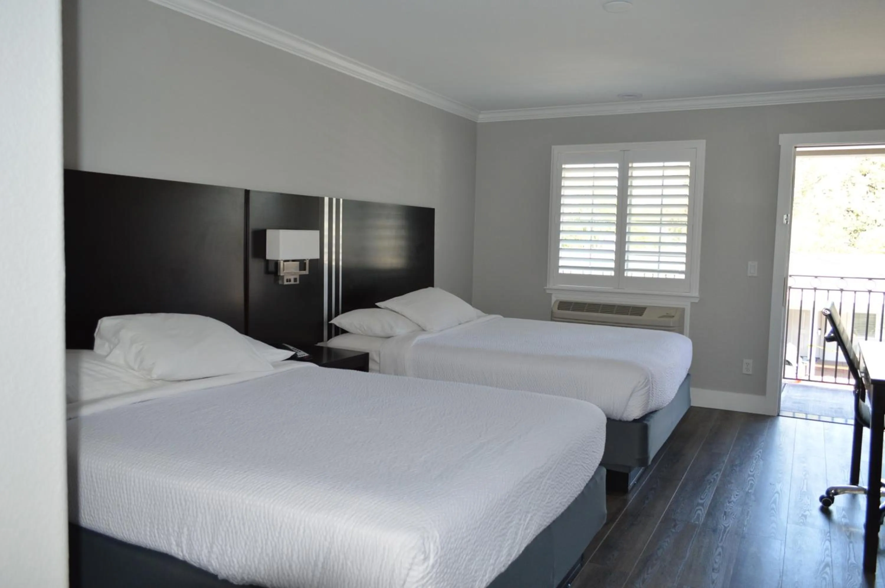 Bedroom, Bed in Fairview Inn & Suites