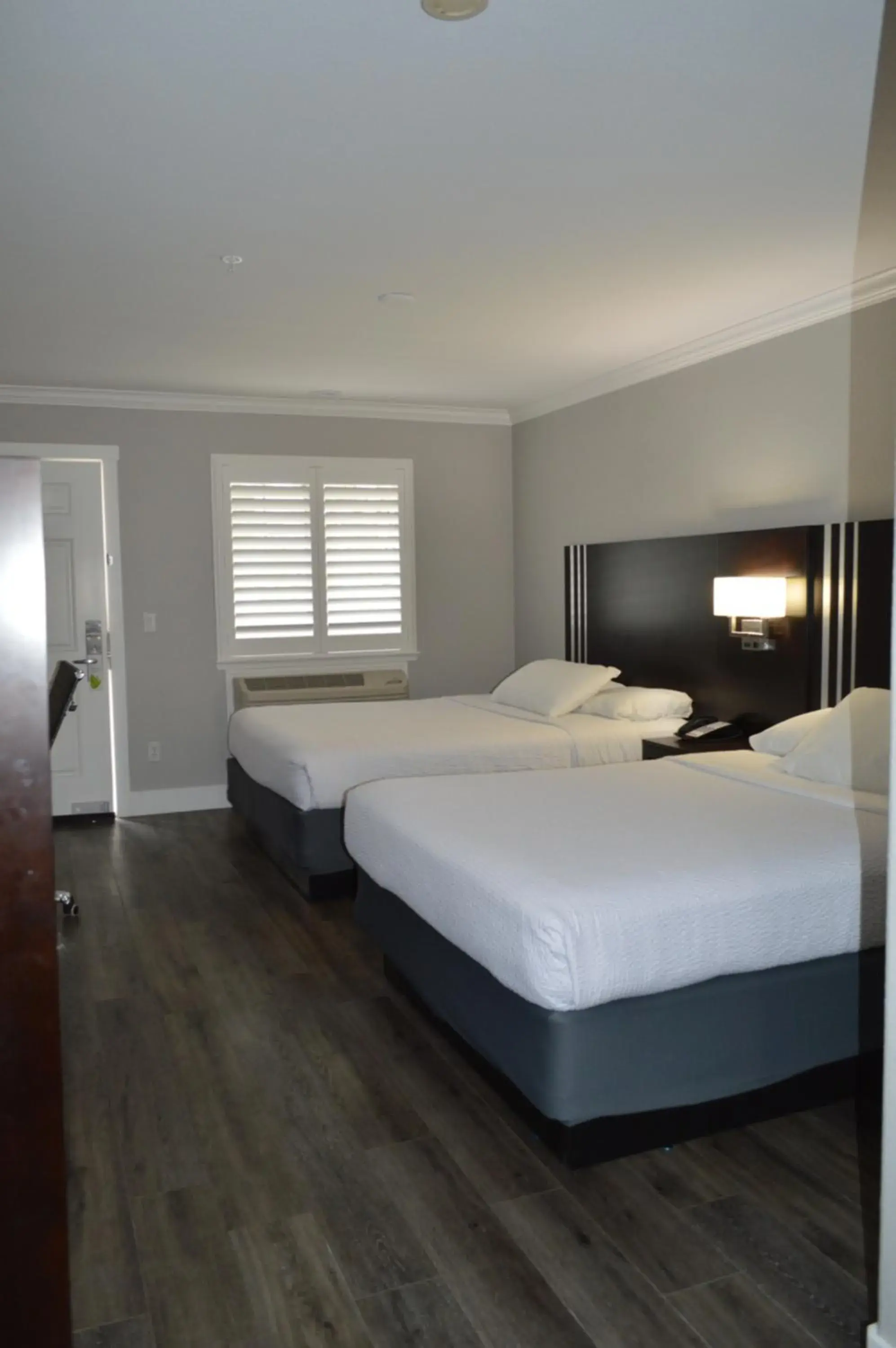 Bed in Fairview Inn & Suites Bed in Fairview Inn & Suites