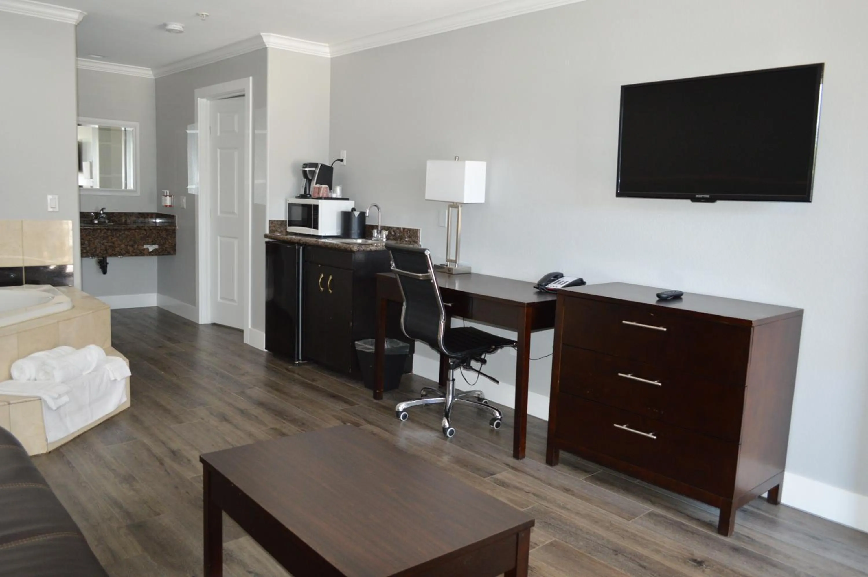 Kitchen or kitchenette in Fairview Inn & Suites