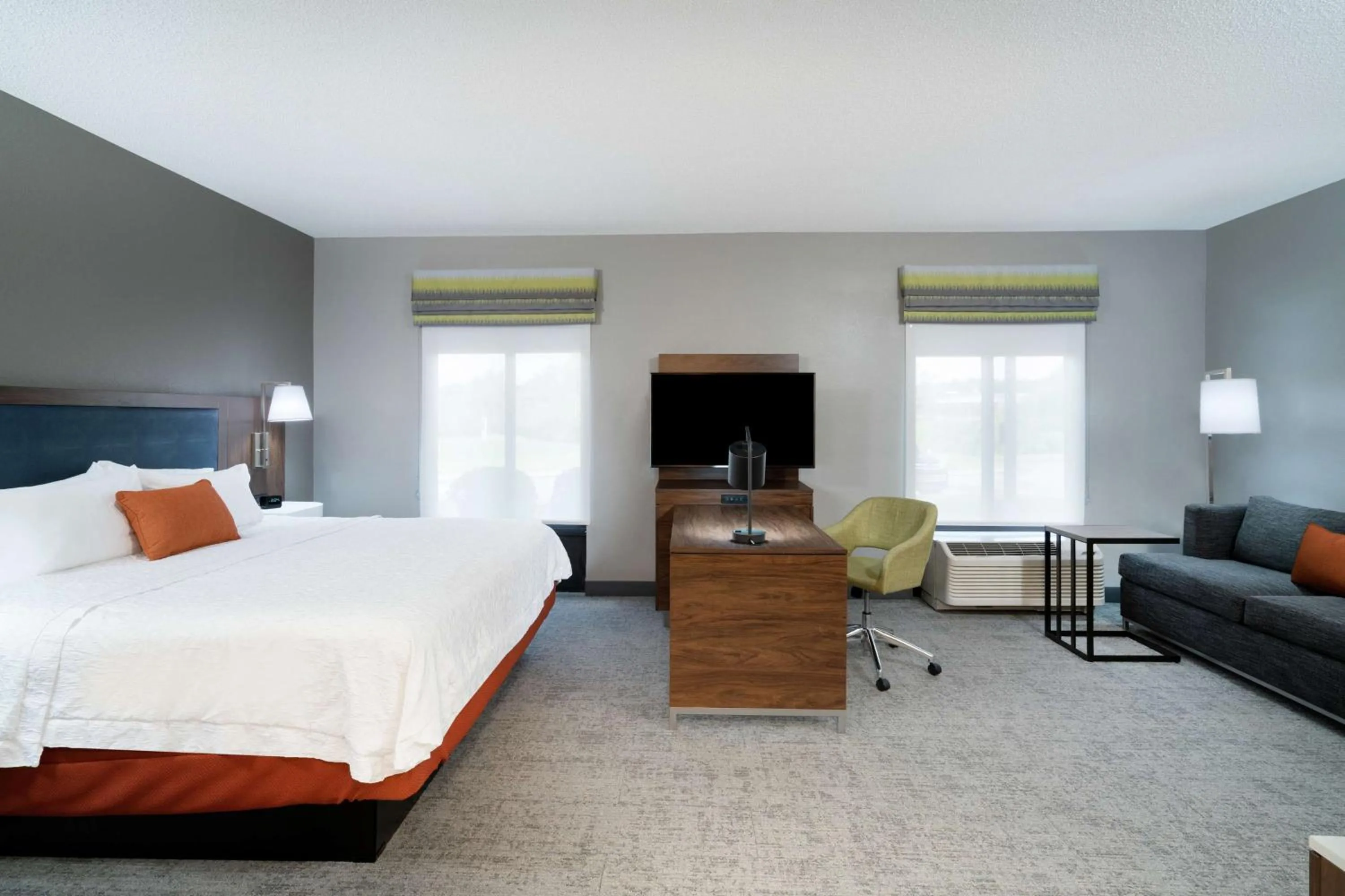 Bedroom, Bed in Hampton Inn & Suites Opelika-I-85 Auburn Area