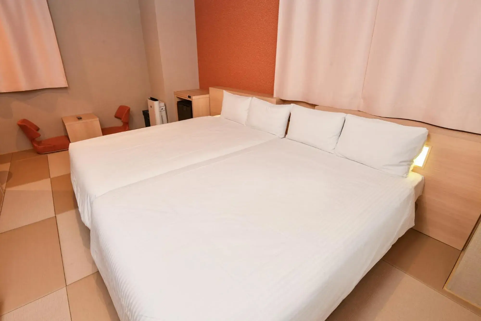 Photo of the whole room, Bed in Sanco Inn Nagoya Shinkansen-guchi Annex Photo of the whole room, Bed in Sanco Inn Nagoya Shinkansen-guchi Annex