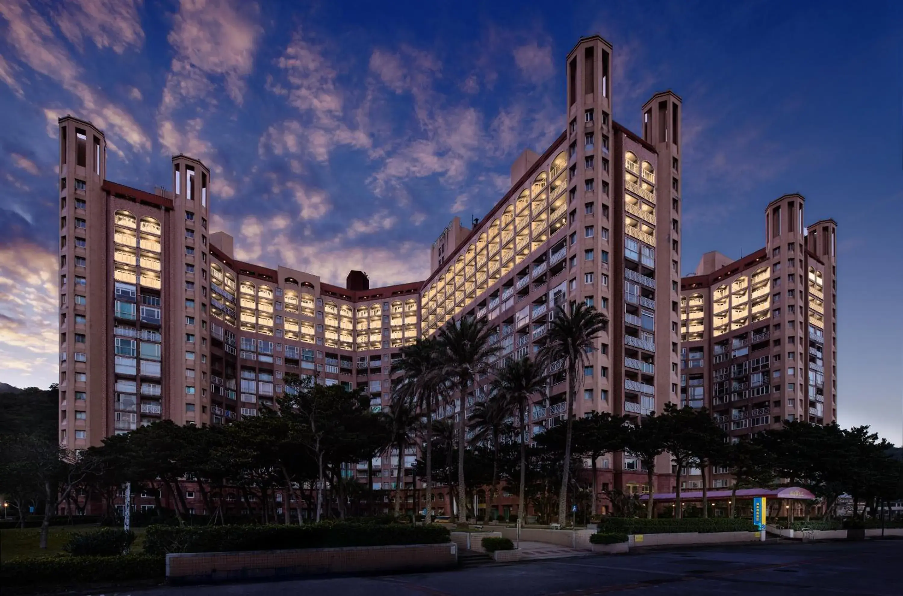 Property building in Beach Resort Green Bay Property building in Beach Resort Green Bay