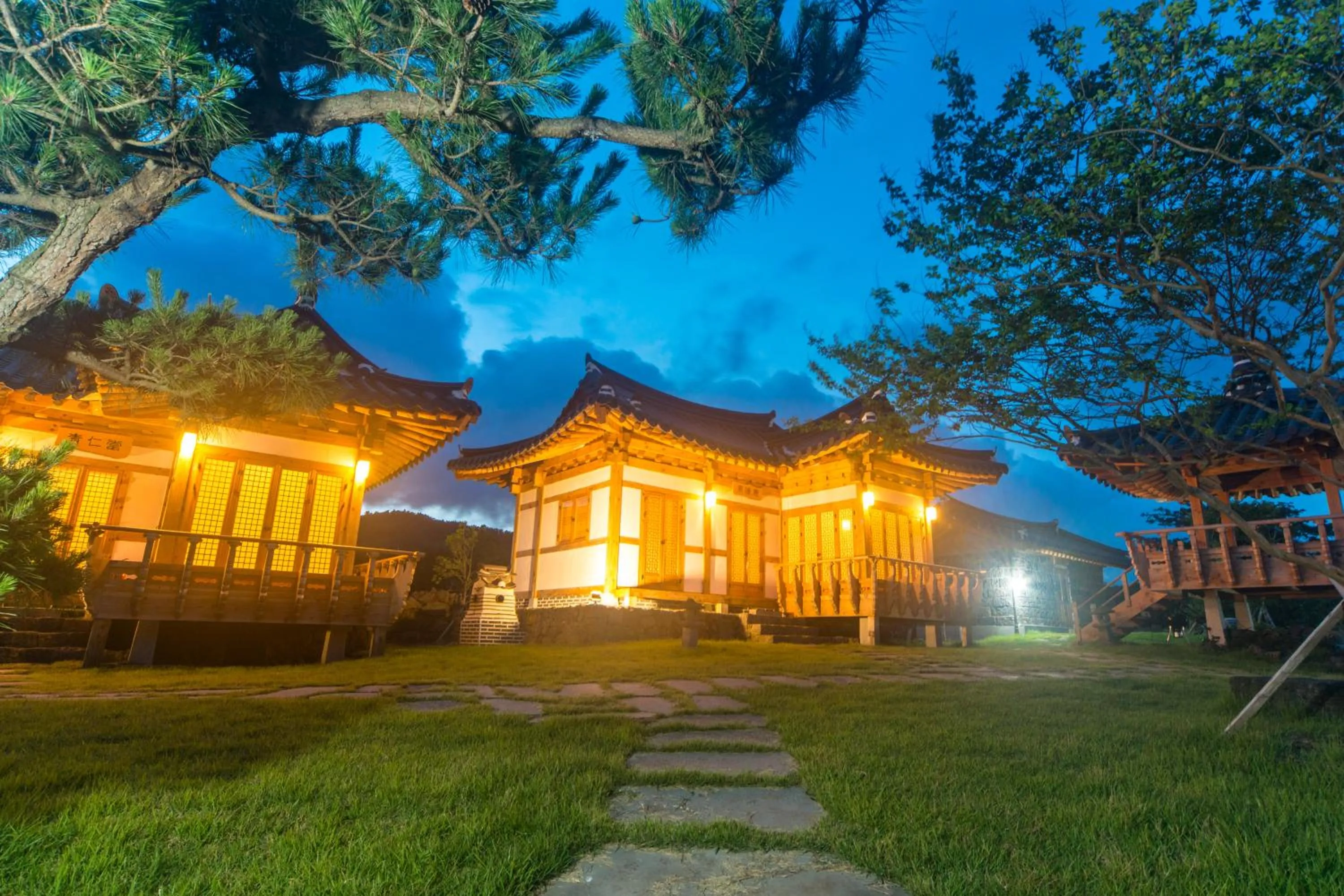 Canopus Resort Pension