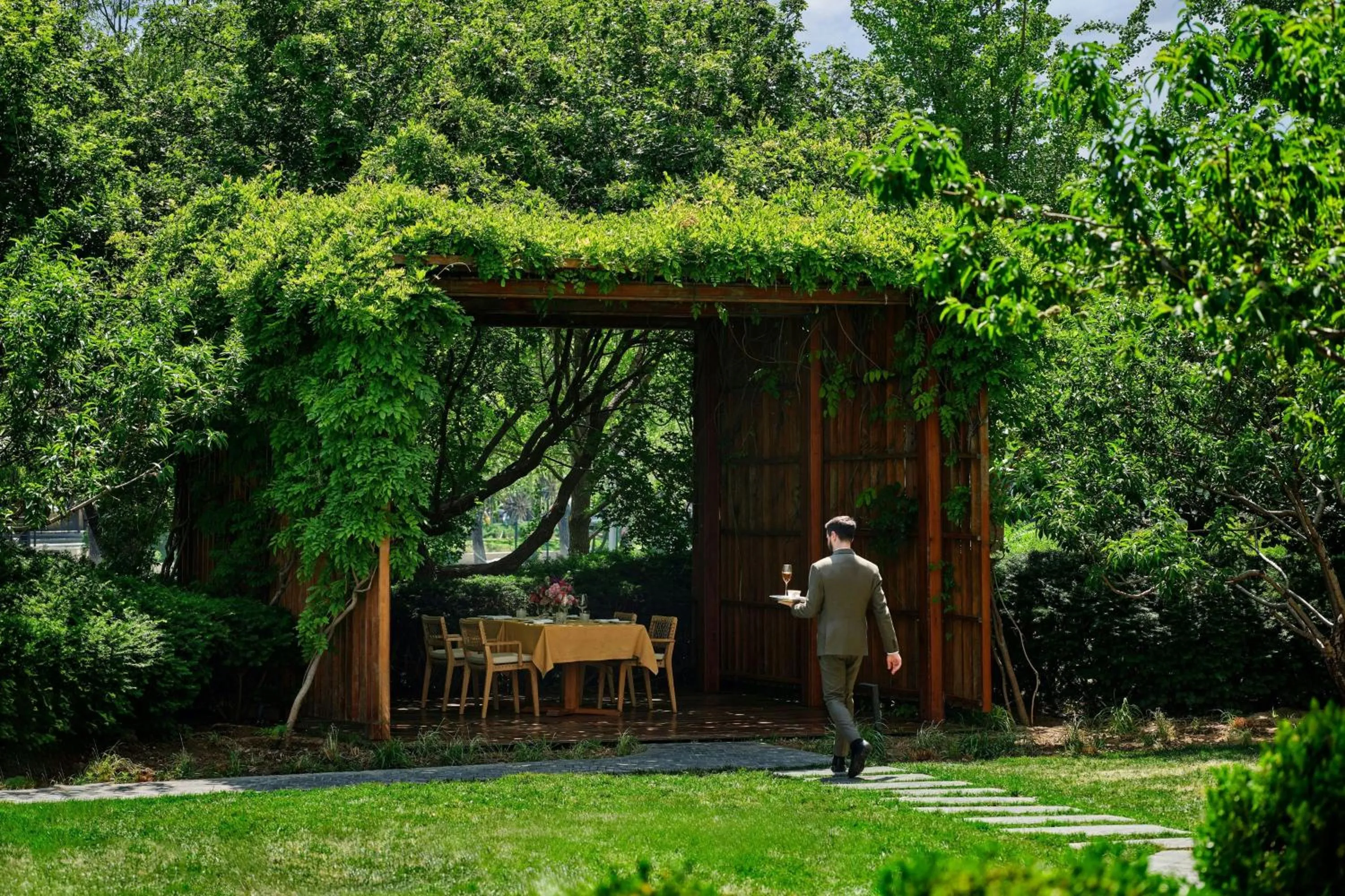 Restaurant/places to eat in Bvlgari Hotel Beijing