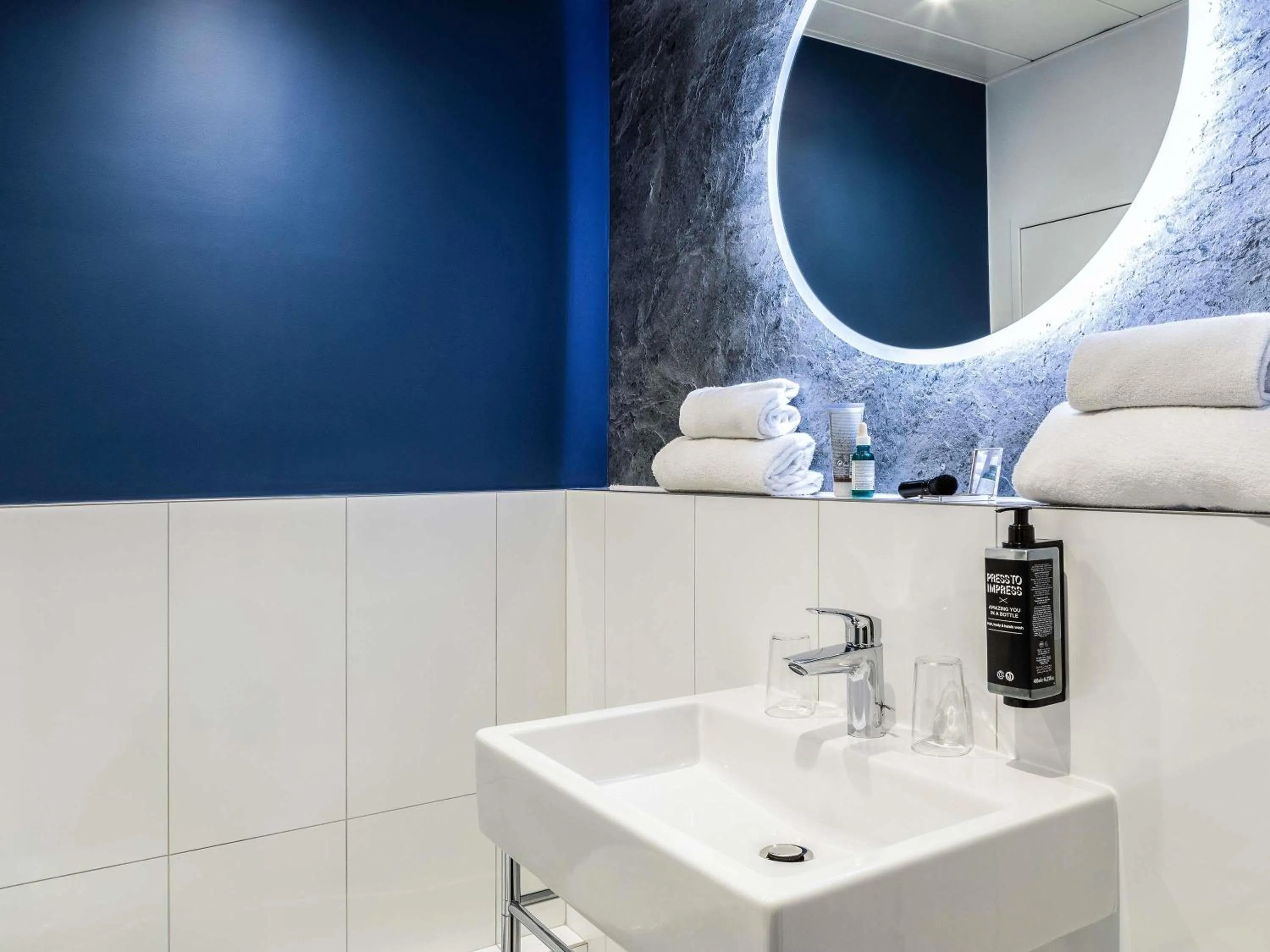 Bedroom in ibis Styles Paris Mairie de Montreuil