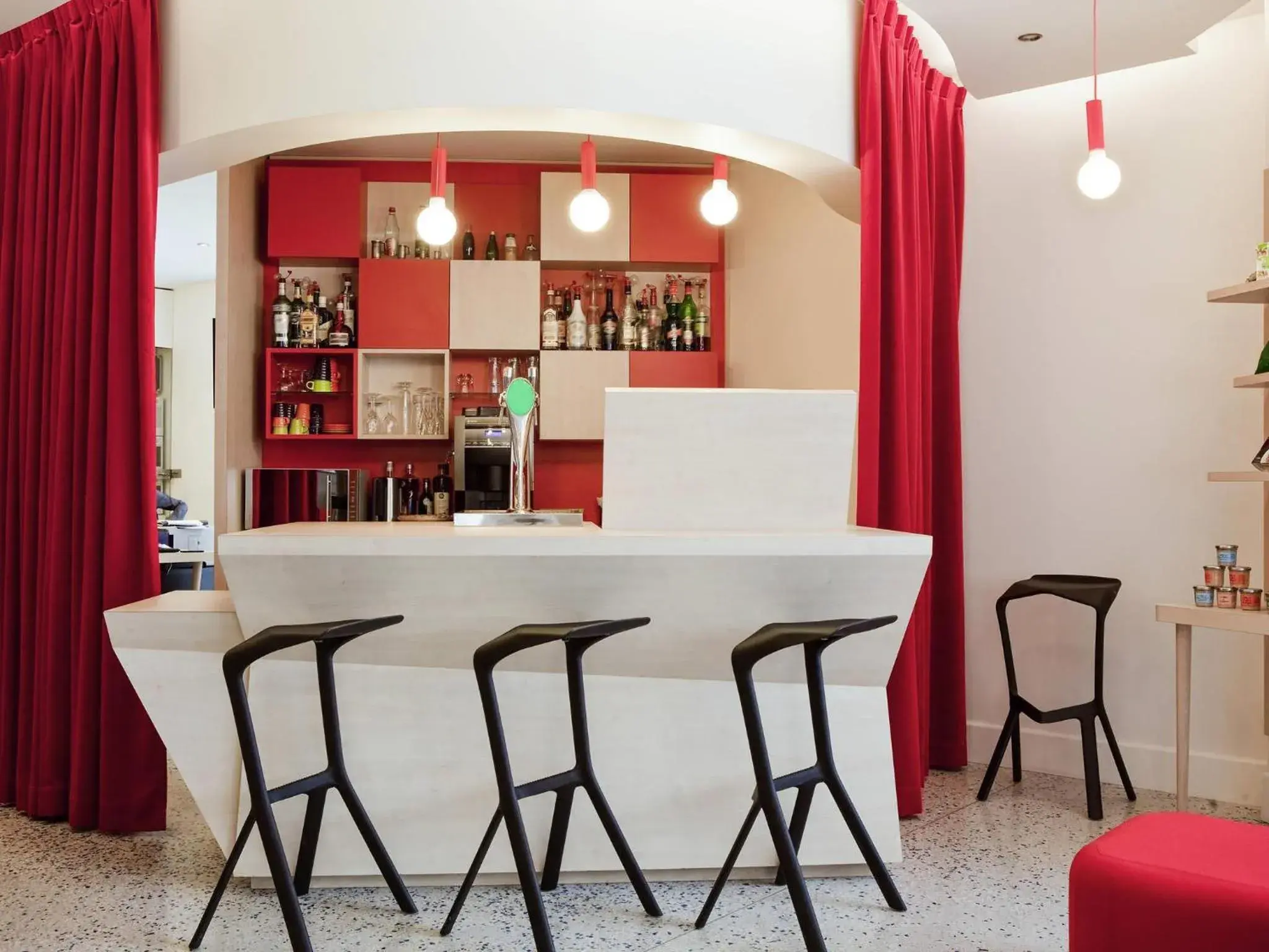 Lounge or bar in ibis Styles Paris Mairie de Montreuil Lounge or bar in ibis Styles Paris Mairie de Montreuil
