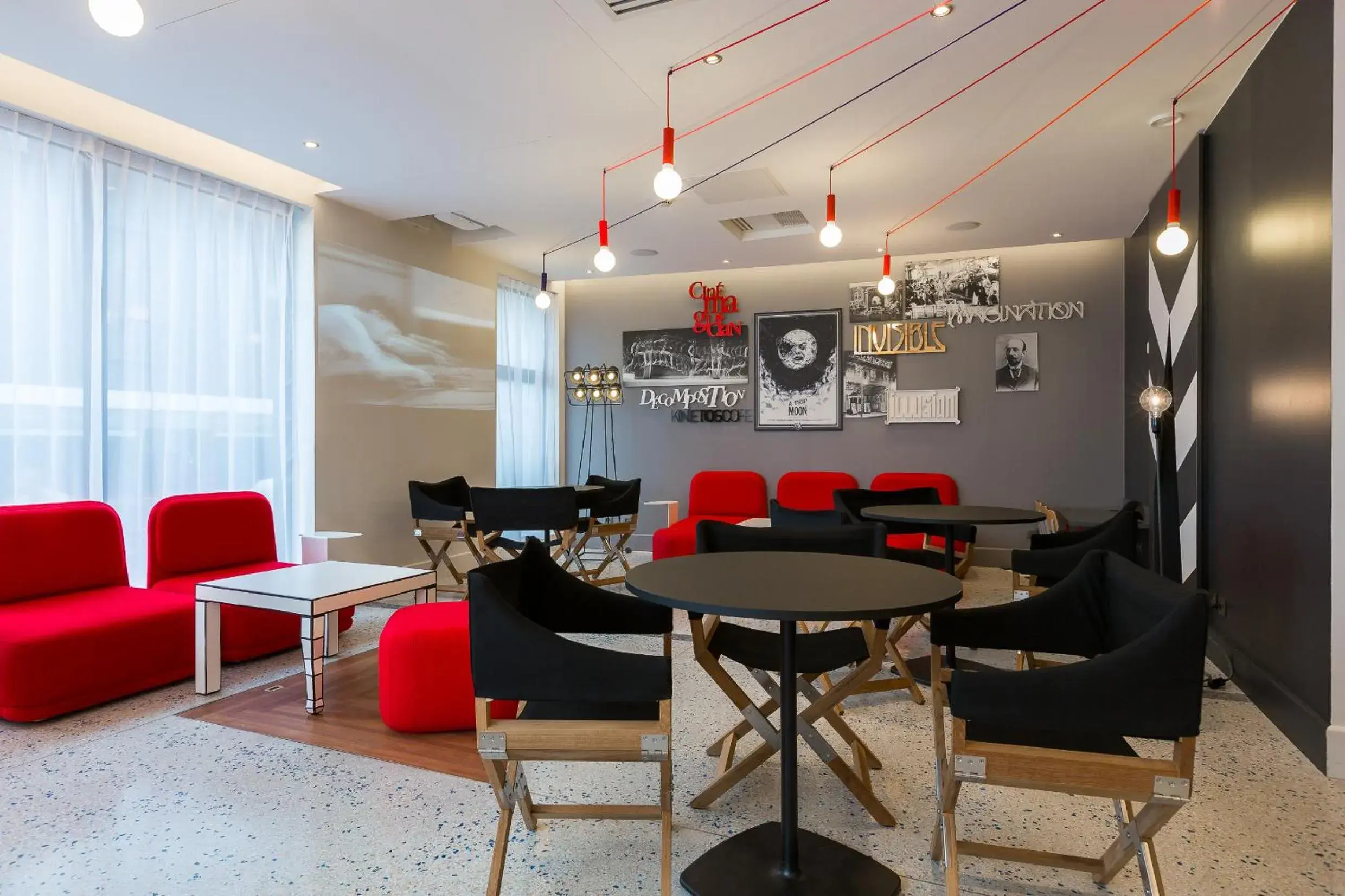 Lounge or bar in ibis Styles Paris Mairie de Montreuil Lounge or bar in ibis Styles Paris Mairie de Montreuil
