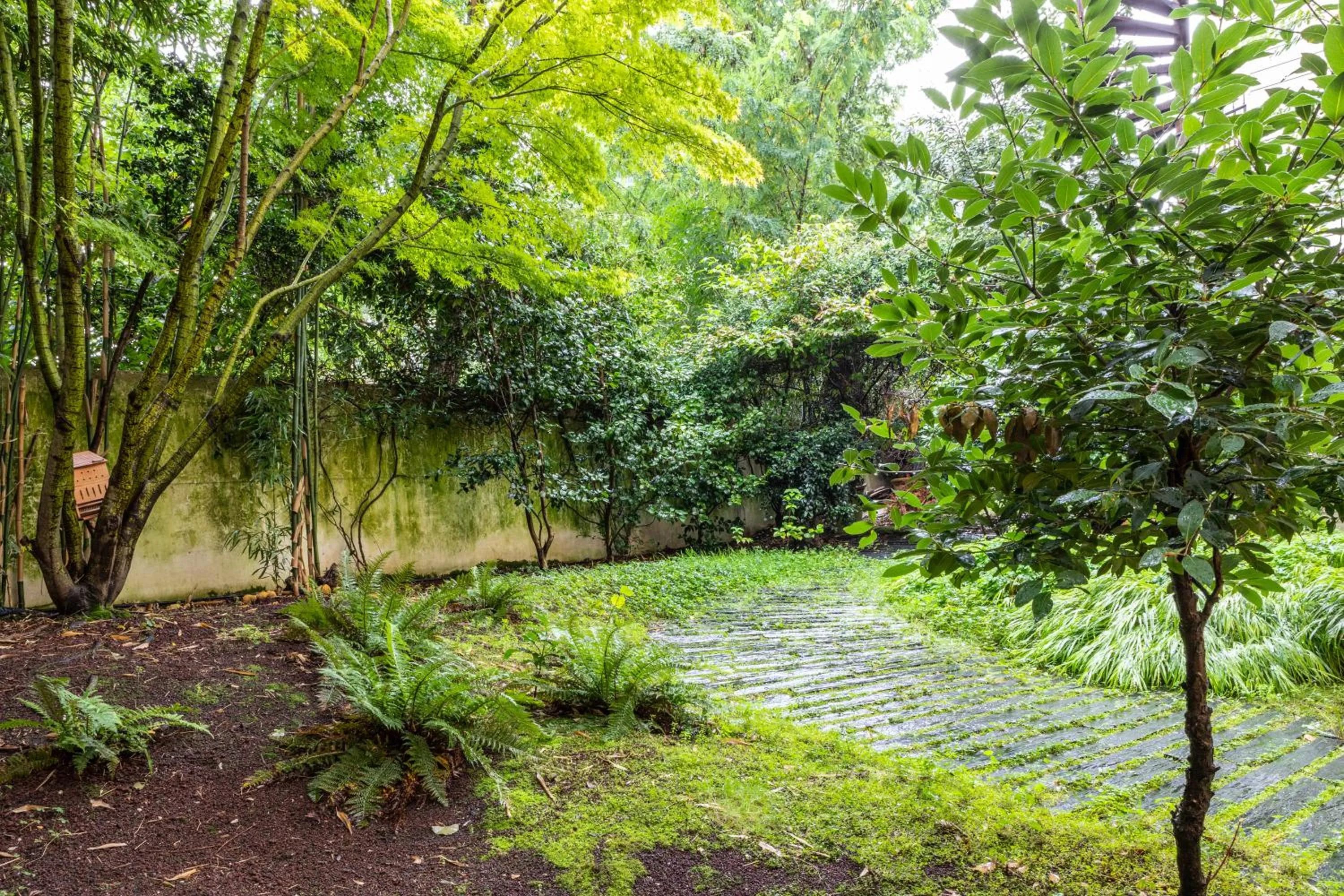 Garden in ibis Styles Paris Mairie de Montreuil