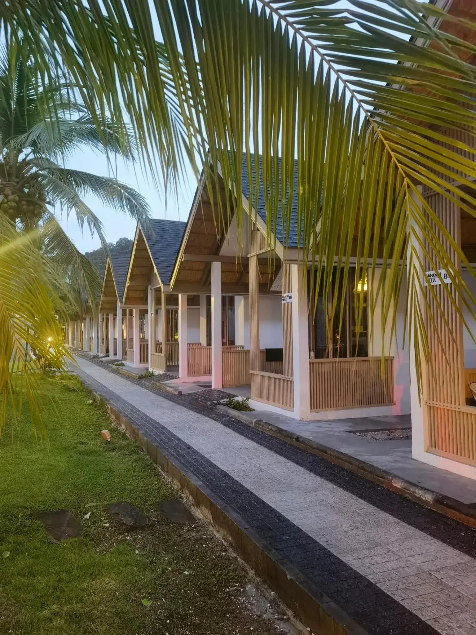 Garden view in Phi Phi Andaman Legacy Resort Garden view in Phi Phi Andaman Legacy Resort