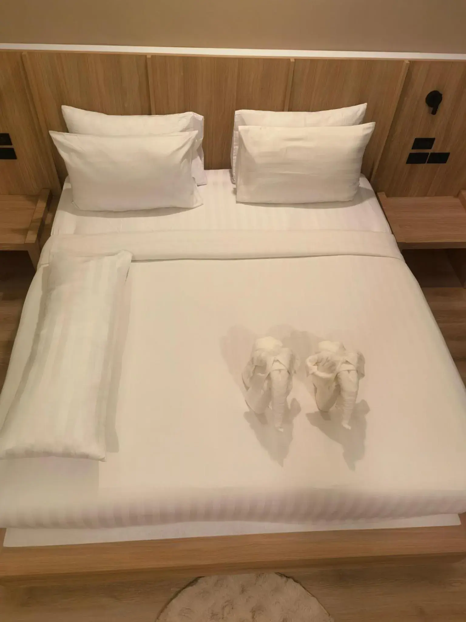 Bed in Phi Phi Andaman Legacy Resort Bed in Phi Phi Andaman Legacy Resort