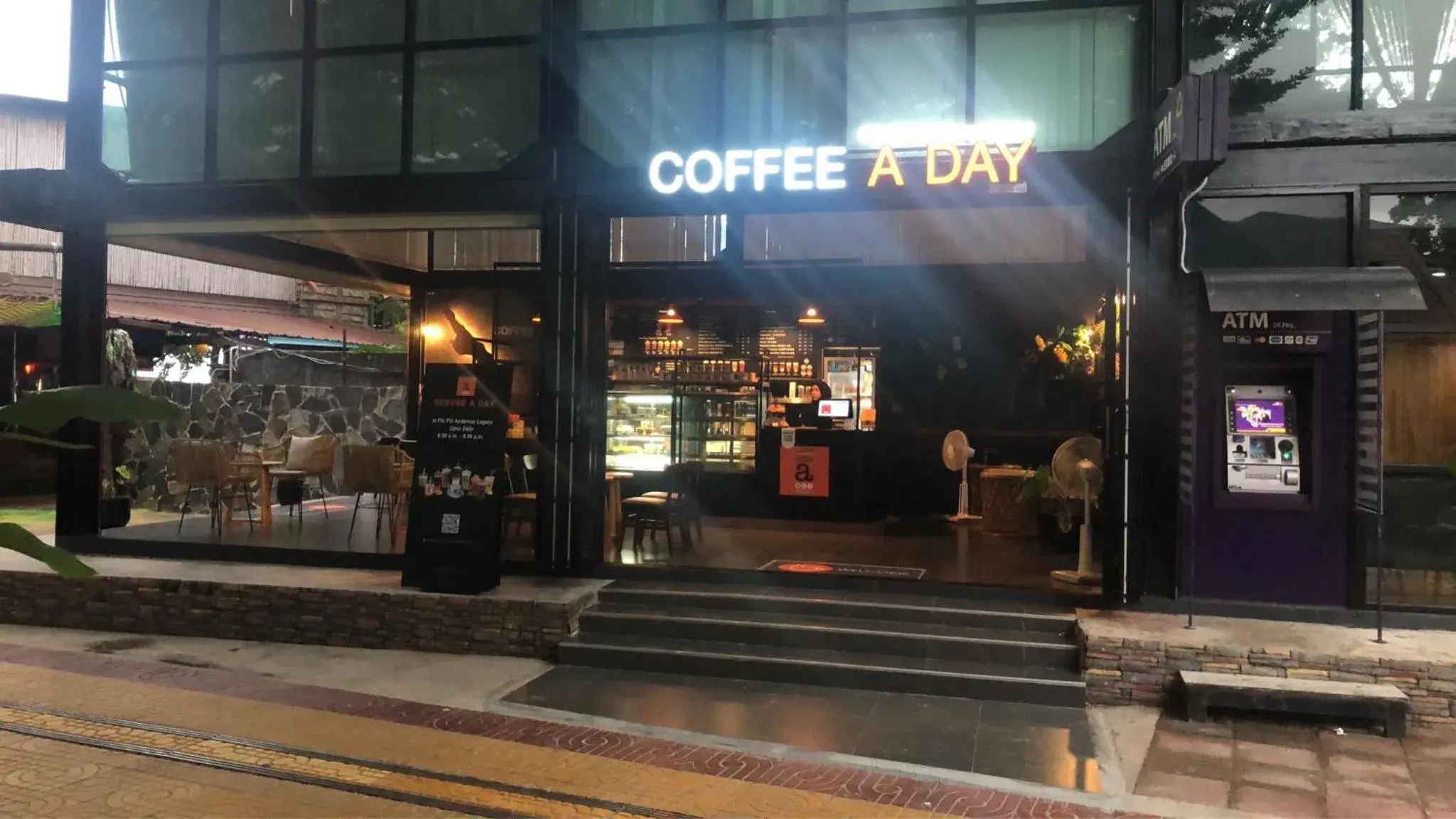 Restaurant/places to eat in Phi Phi Andaman Legacy Resort Restaurant/places to eat in Phi Phi Andaman Legacy Resort