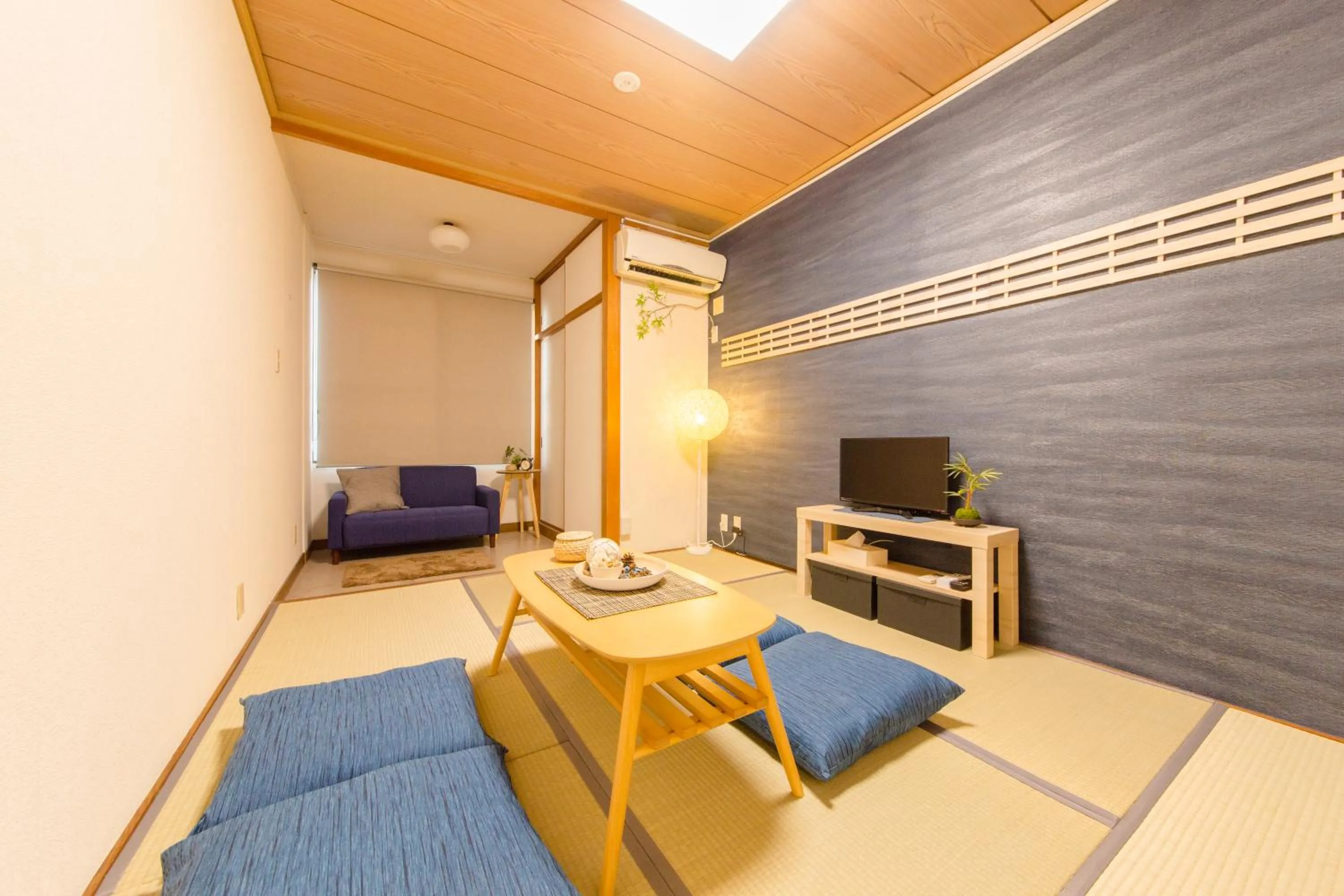 Living room, Bed in Vacational Rental Sunny Heights