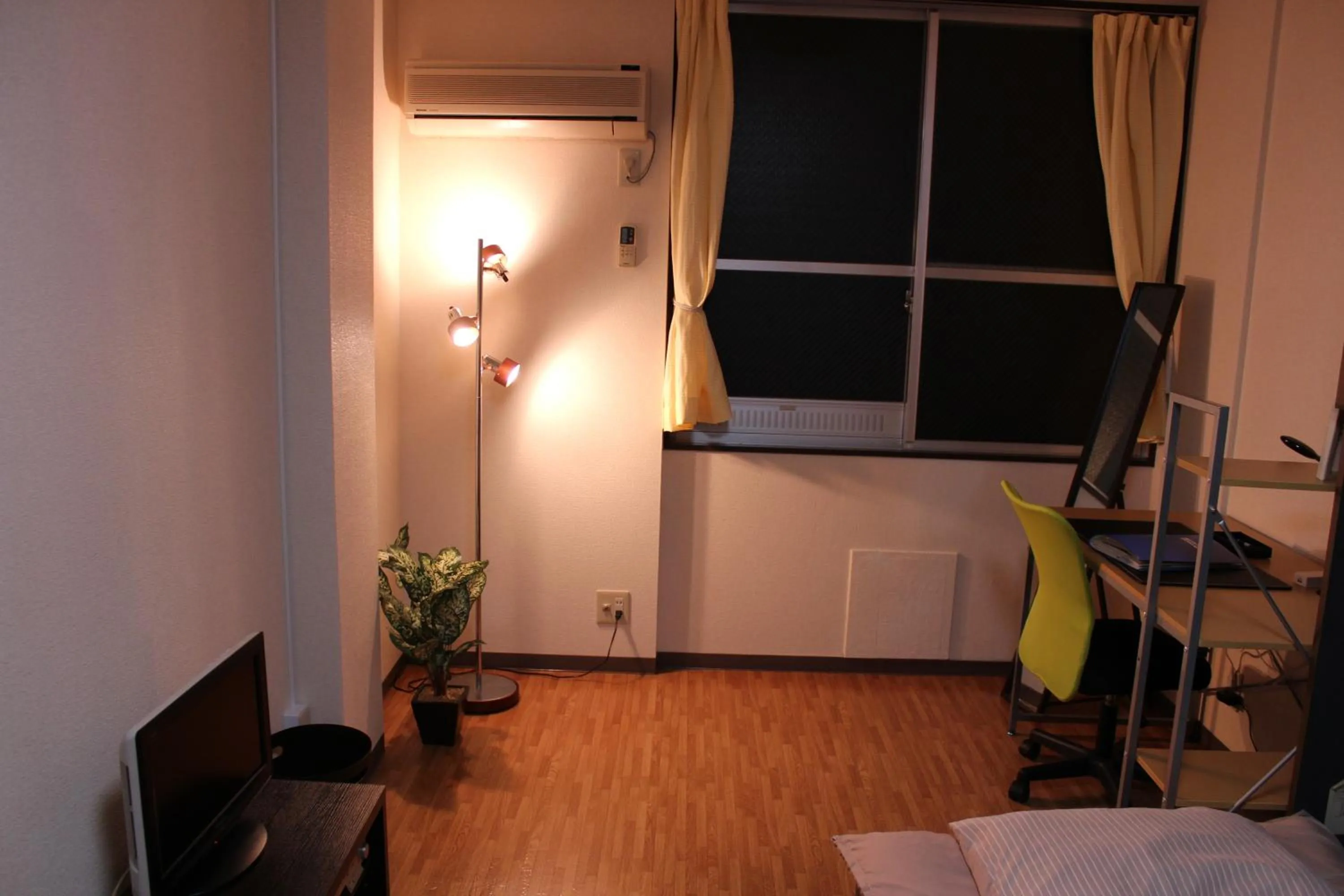 TV and multimedia, Bed in Vacational Rental Sunny Heights