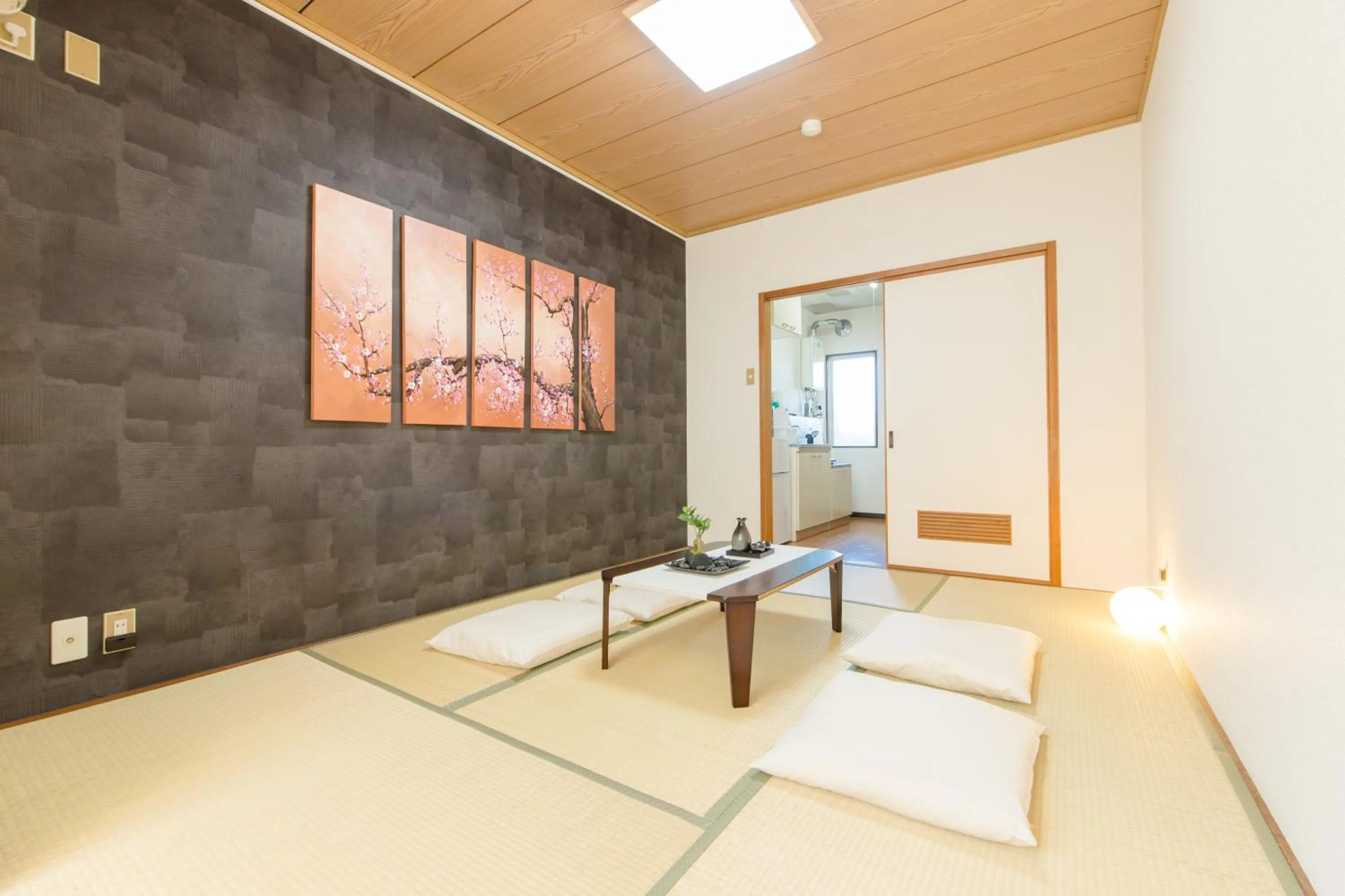 Decorative detail, Bed in Vacational Rental Sunny Heights