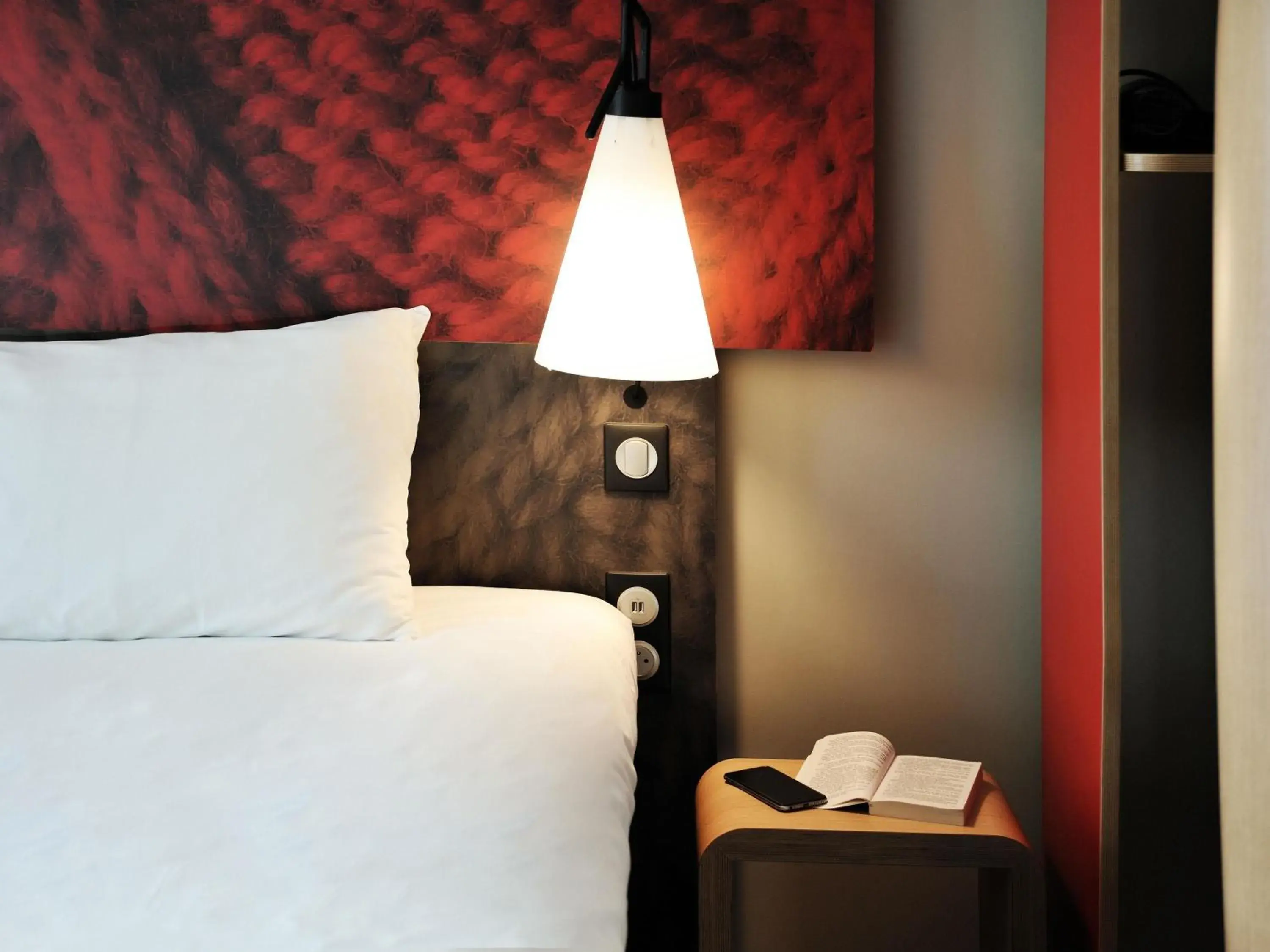 Bedroom, Bed in ibis Maisons Laffitte Bedroom, Bed in ibis Maisons Laffitte