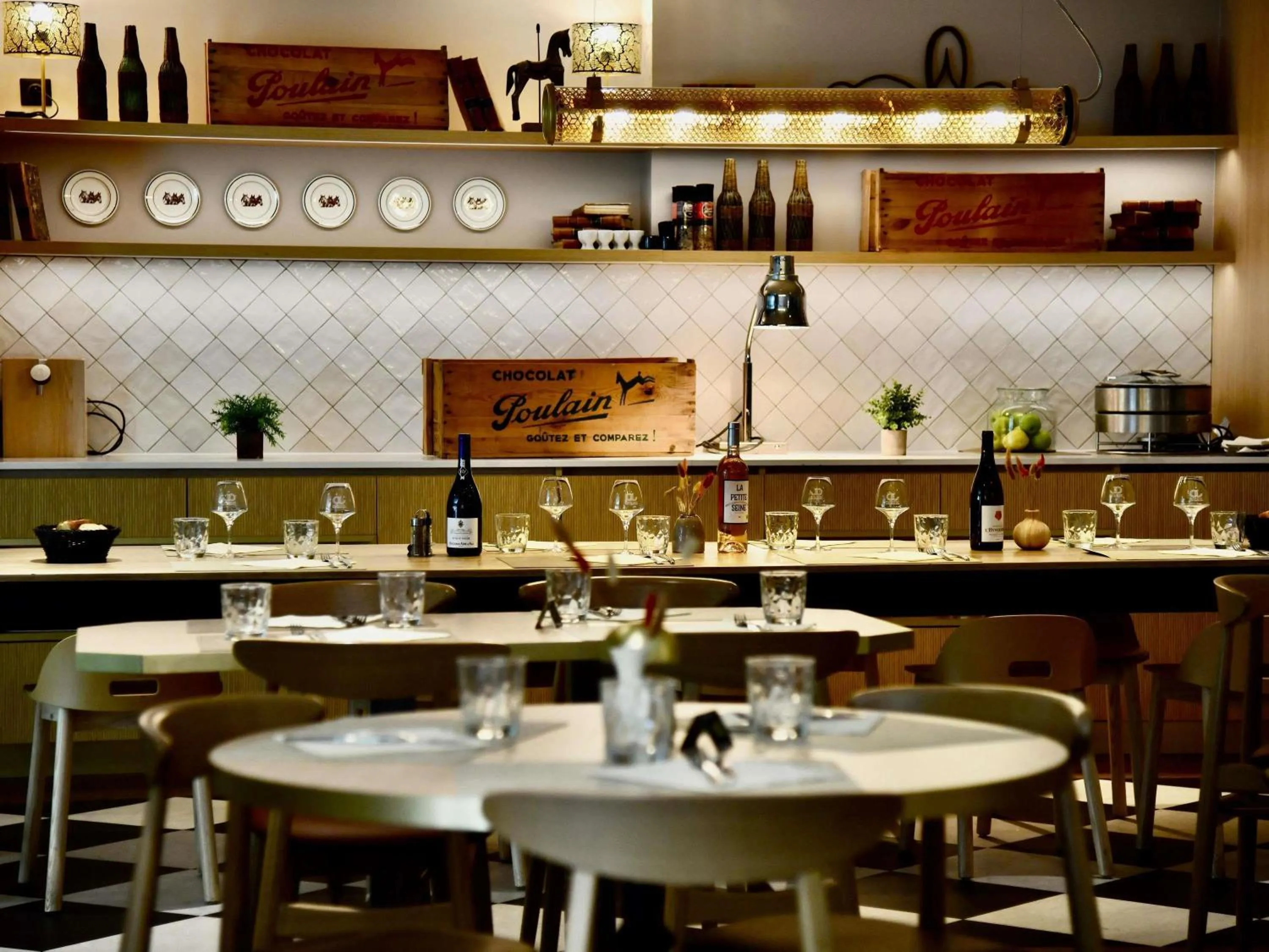 Restaurant/places to eat in ibis Maisons Laffitte