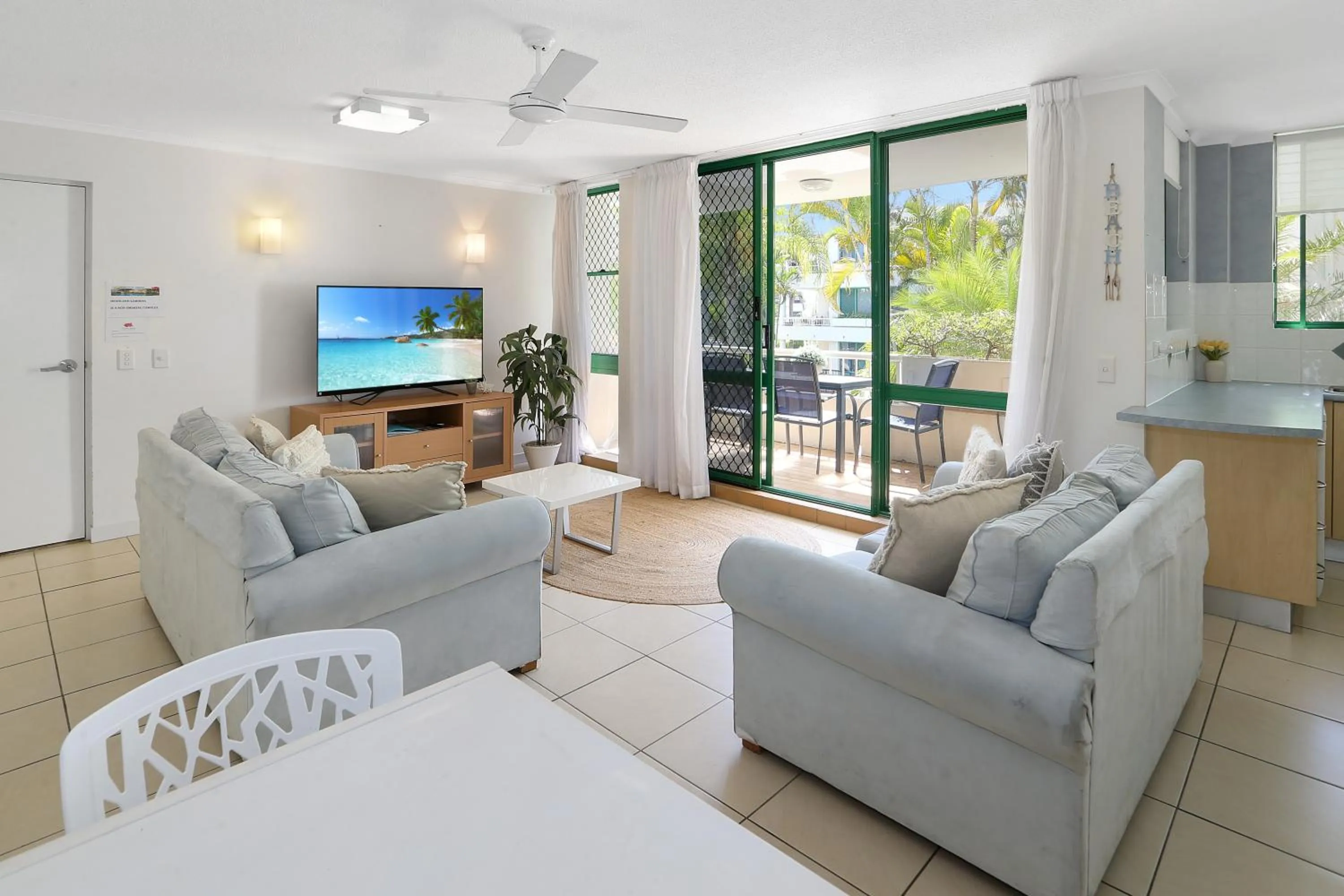 Lounge or bar in Headland Gardens Holiday Apartments