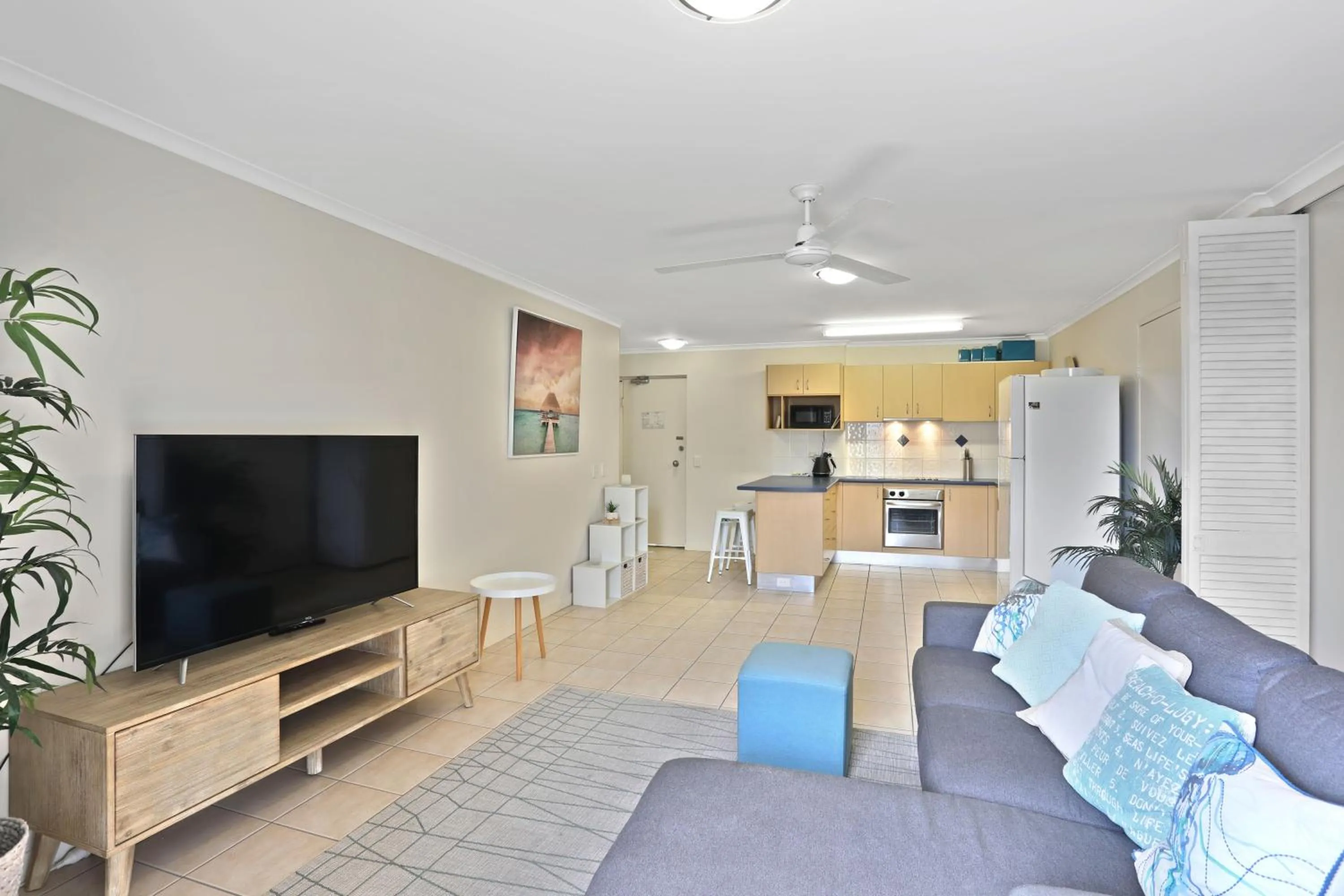 Living room in Headland Gardens Holiday Apartments