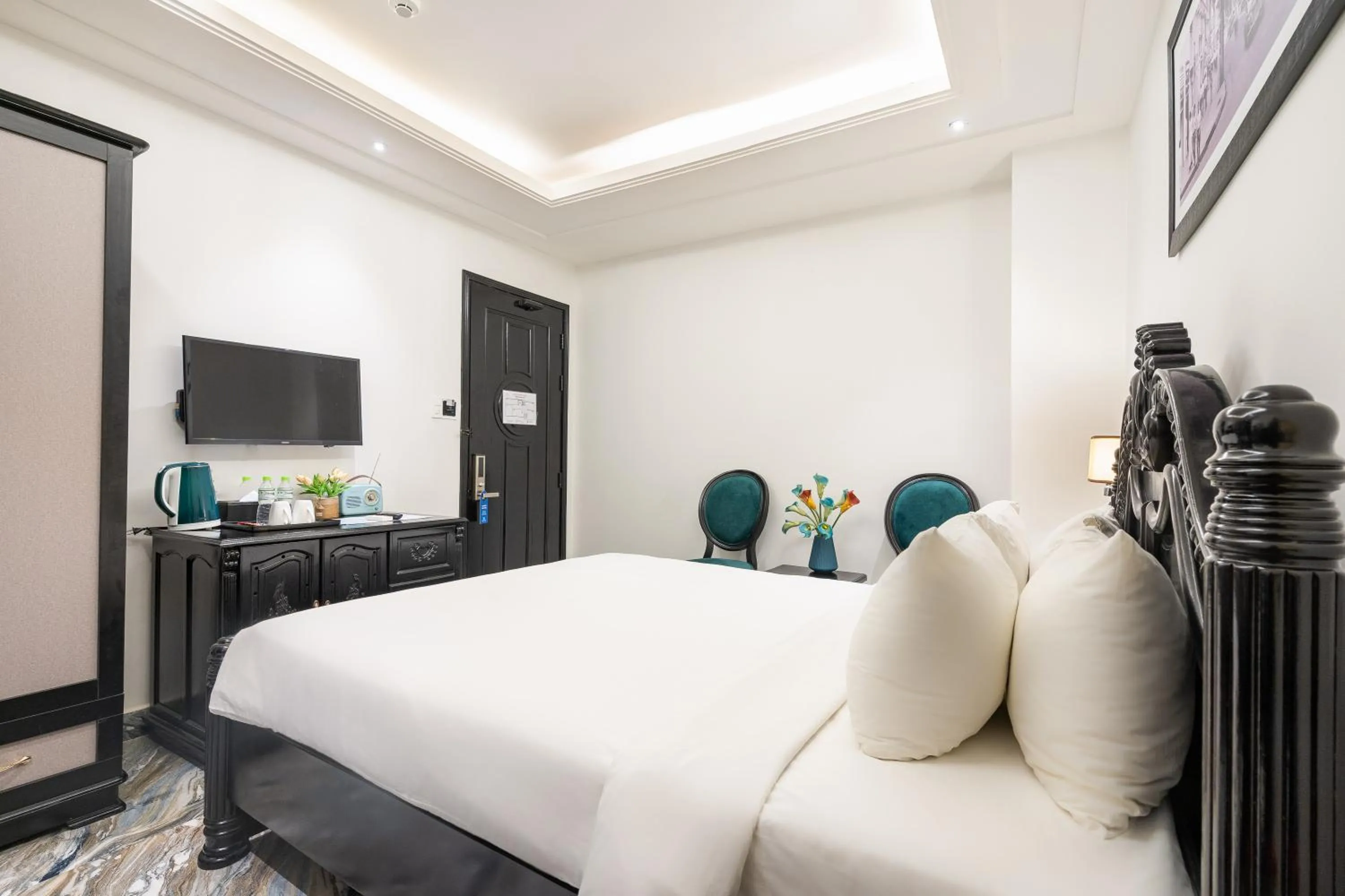 Communal lounge/ TV room in Nicecy Saigon Hotel