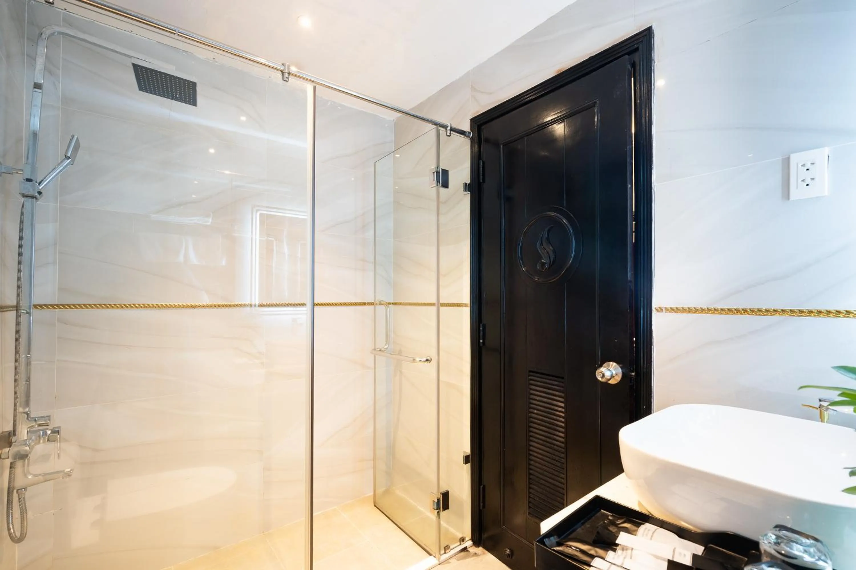 Bathroom in Nicecy Saigon Hotel