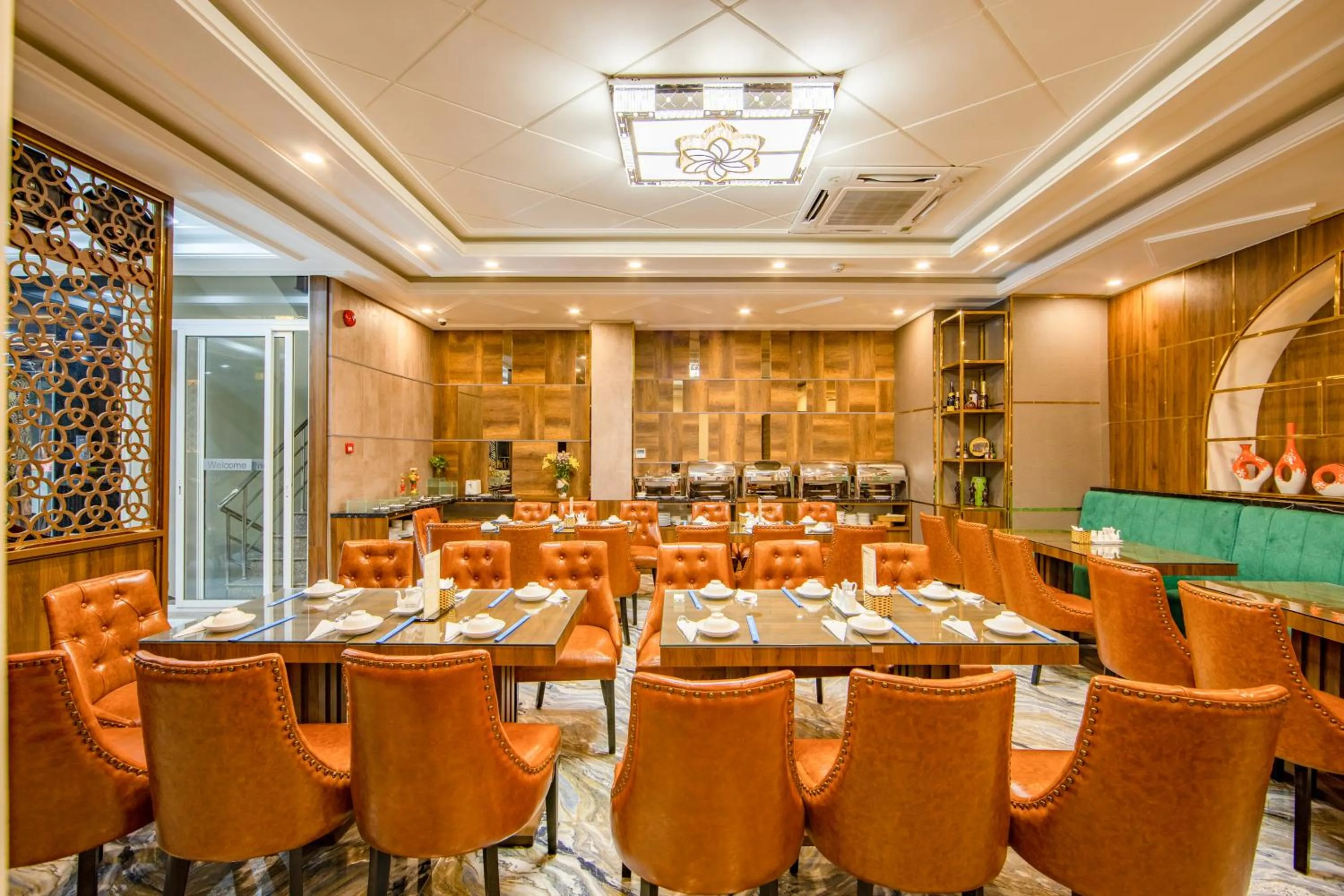 Restaurant/places to eat in Nicecy Saigon Hotel