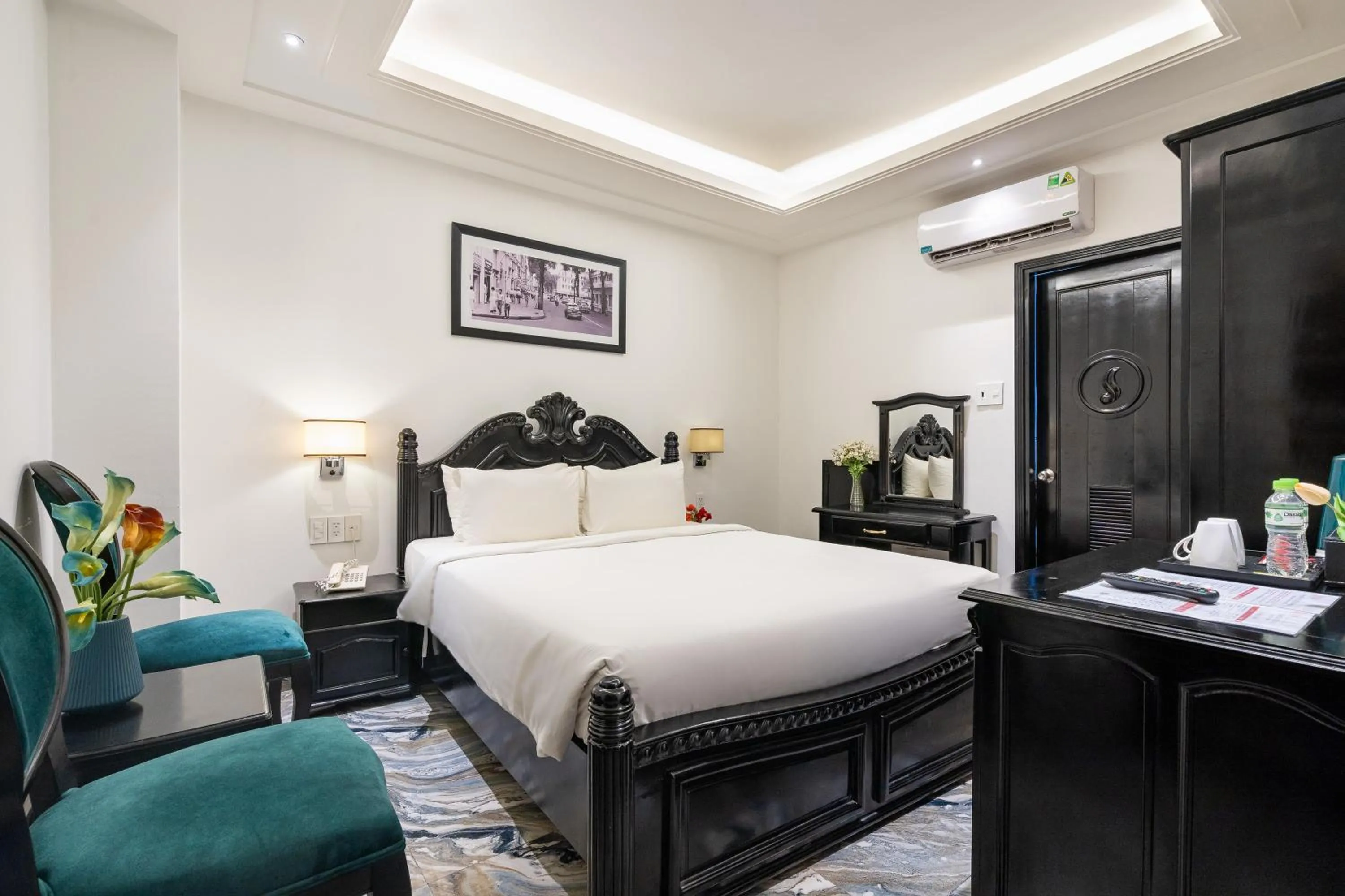 Photo of the whole room in Nicecy Saigon Hotel