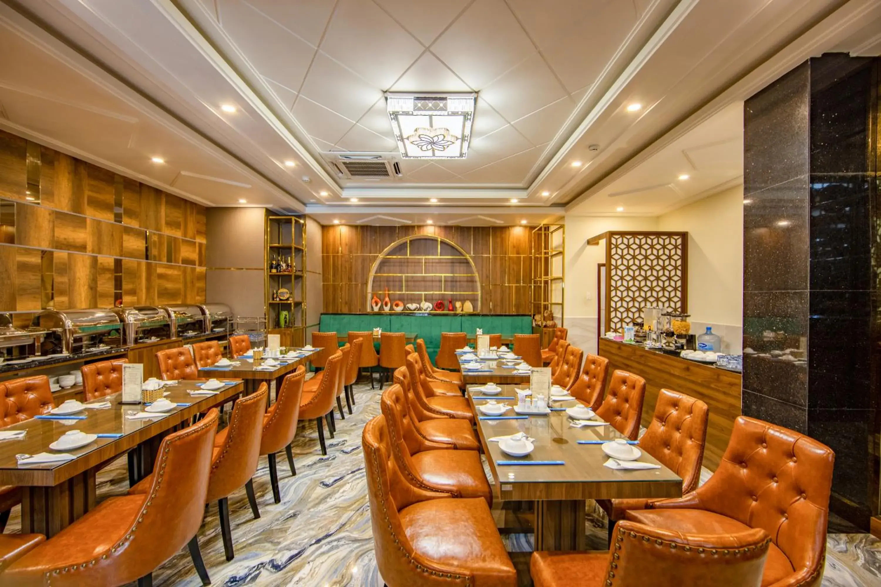 Restaurant/places to eat in Nicecy Saigon Hotel Restaurant/places to eat in Nicecy Saigon Hotel