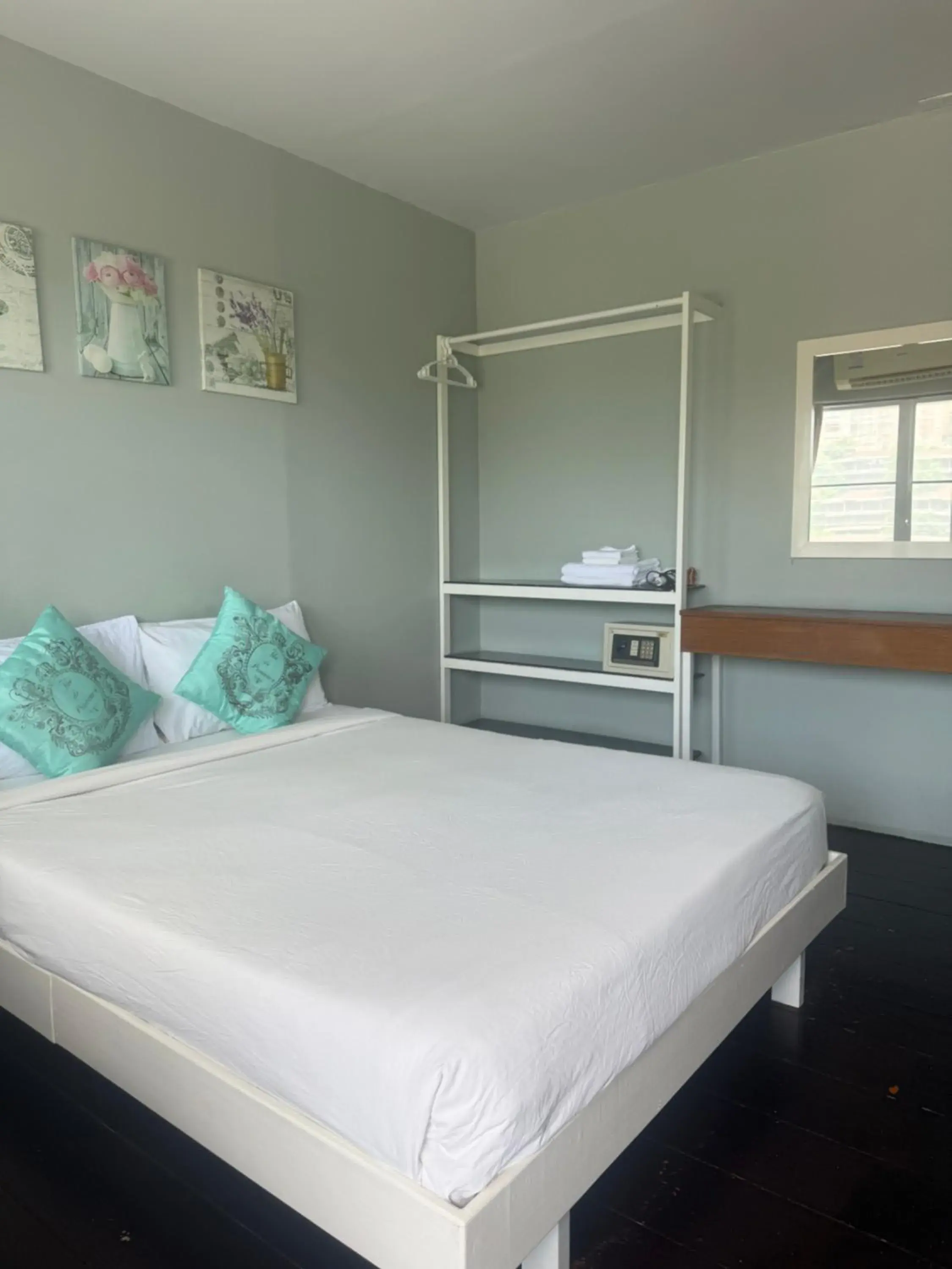 Bed in Uphill Cottage Bed in Uphill Cottage