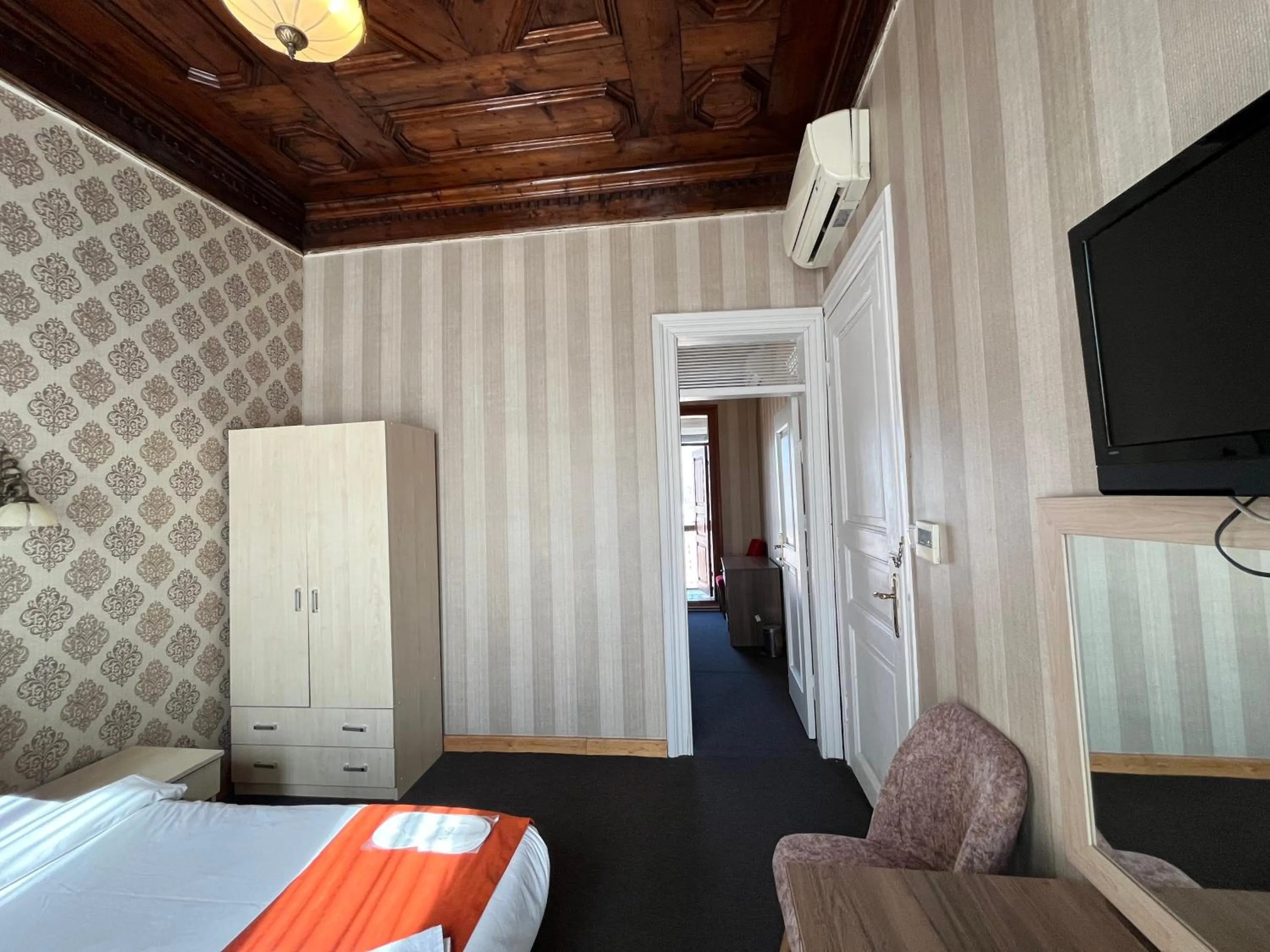 Le Safran Suite Hotel