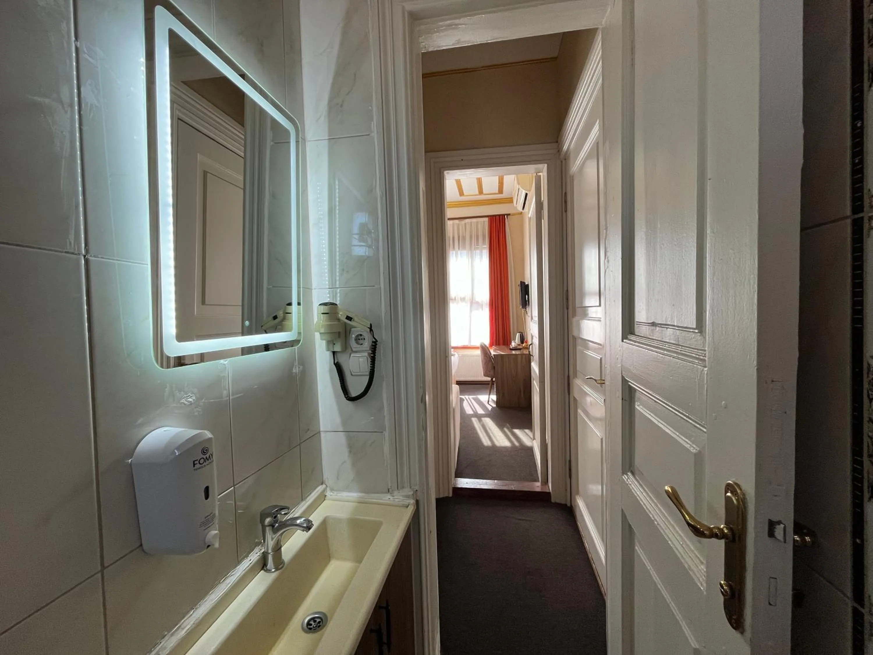 Le Safran Suite Hotel