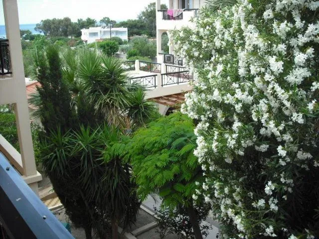 Garden in Summer Memories Aparthotel