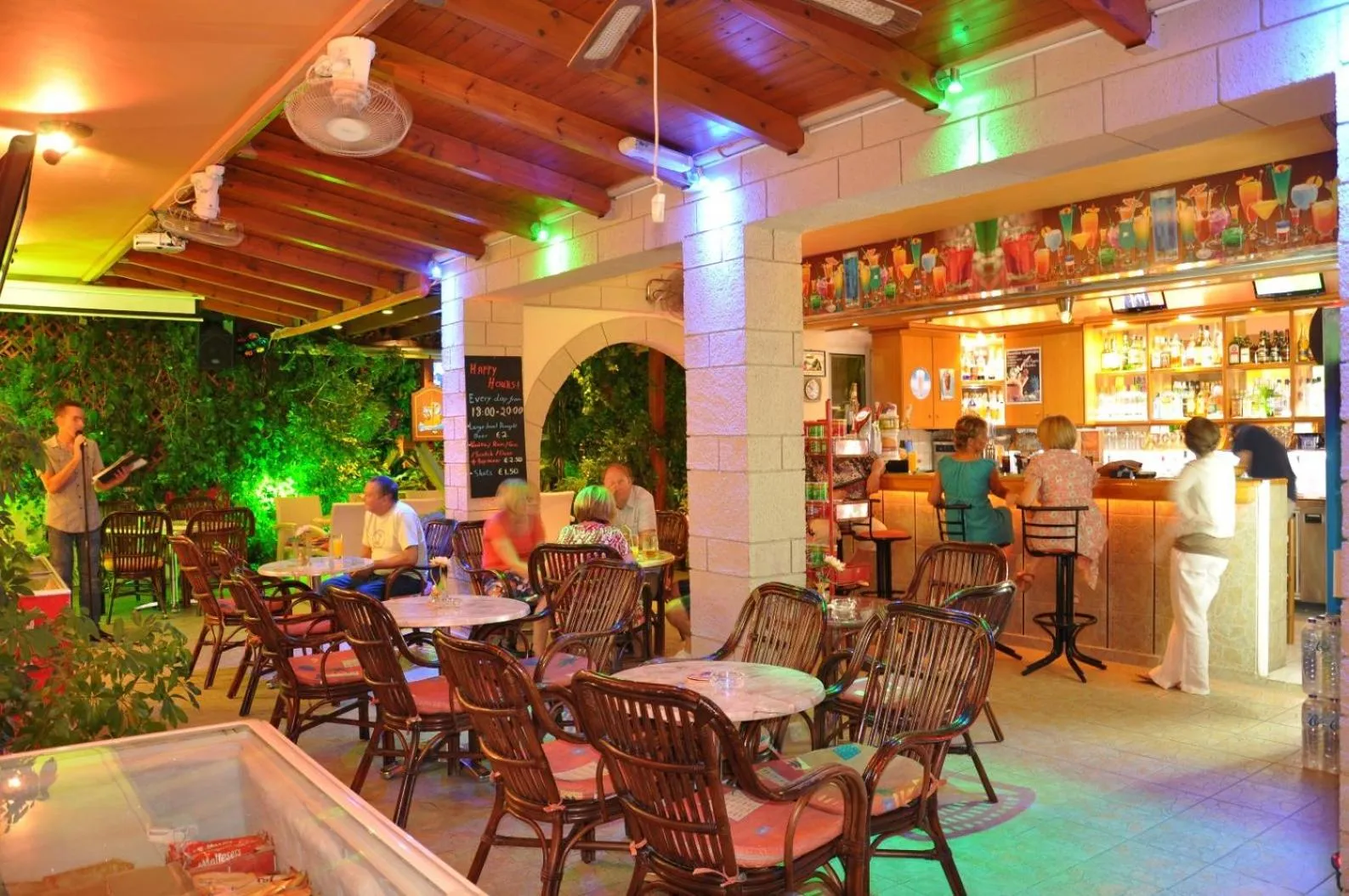 Lounge or bar in Summer Memories Aparthotel