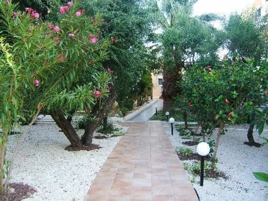 Garden in Summer Memories Aparthotel