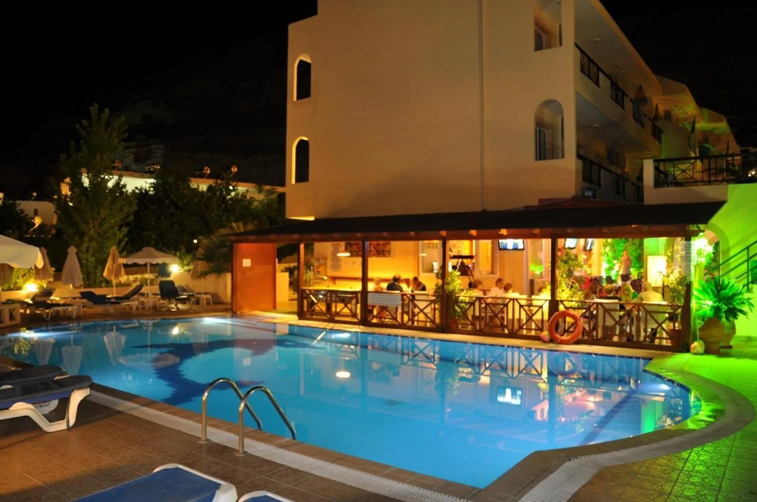 Facade/entrance in Summer Memories Aparthotel