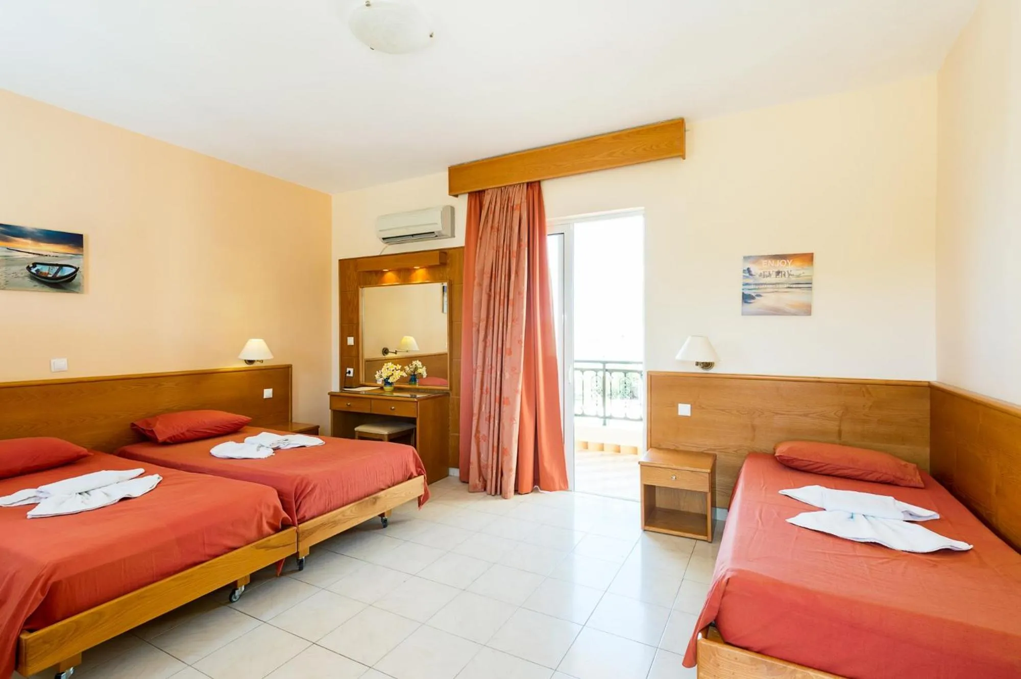 Bed in Summer Memories Aparthotel